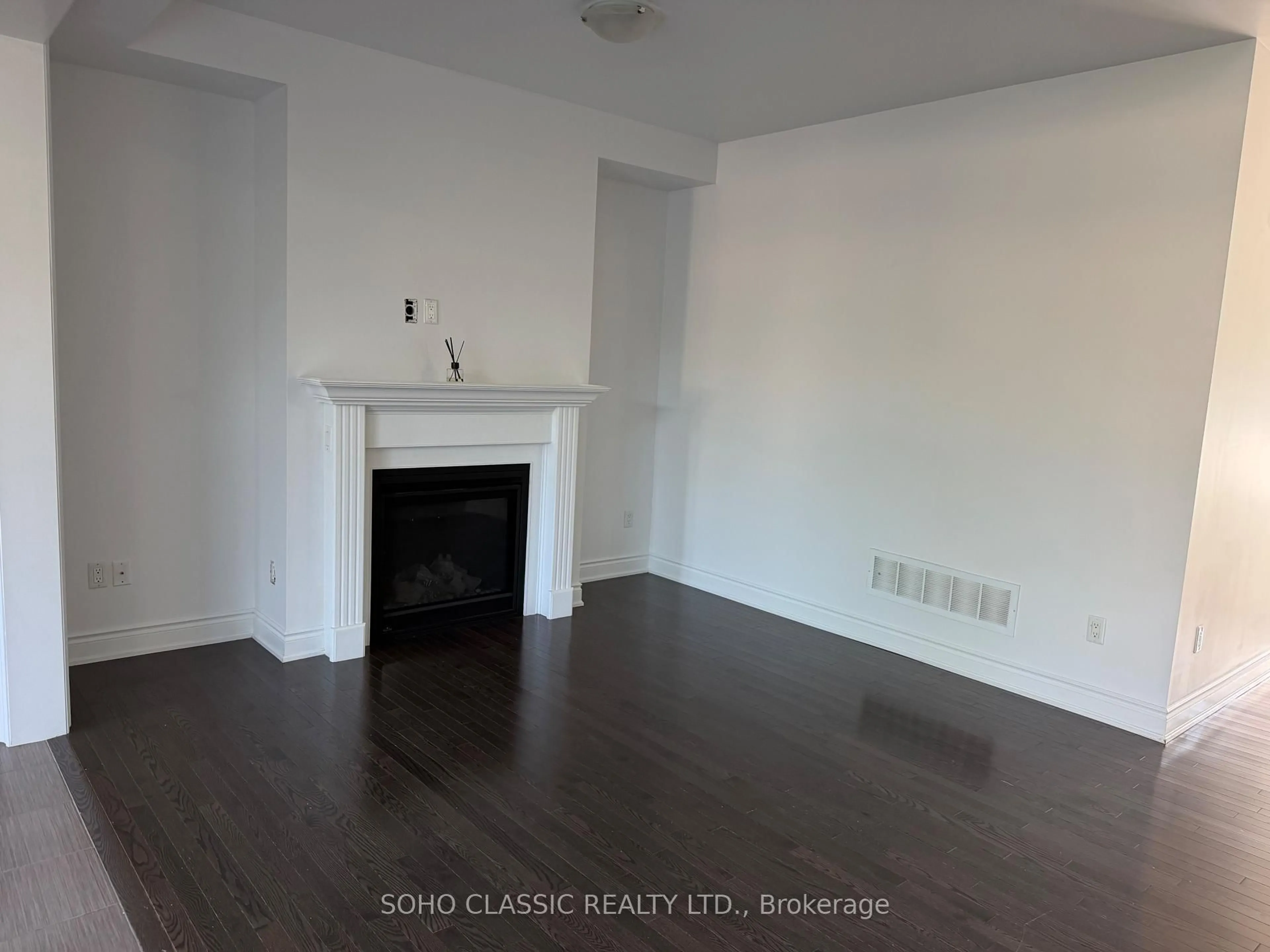 A pic of a room for 141 Countryman Rd, East Gwillimbury Ontario L9N 0N8