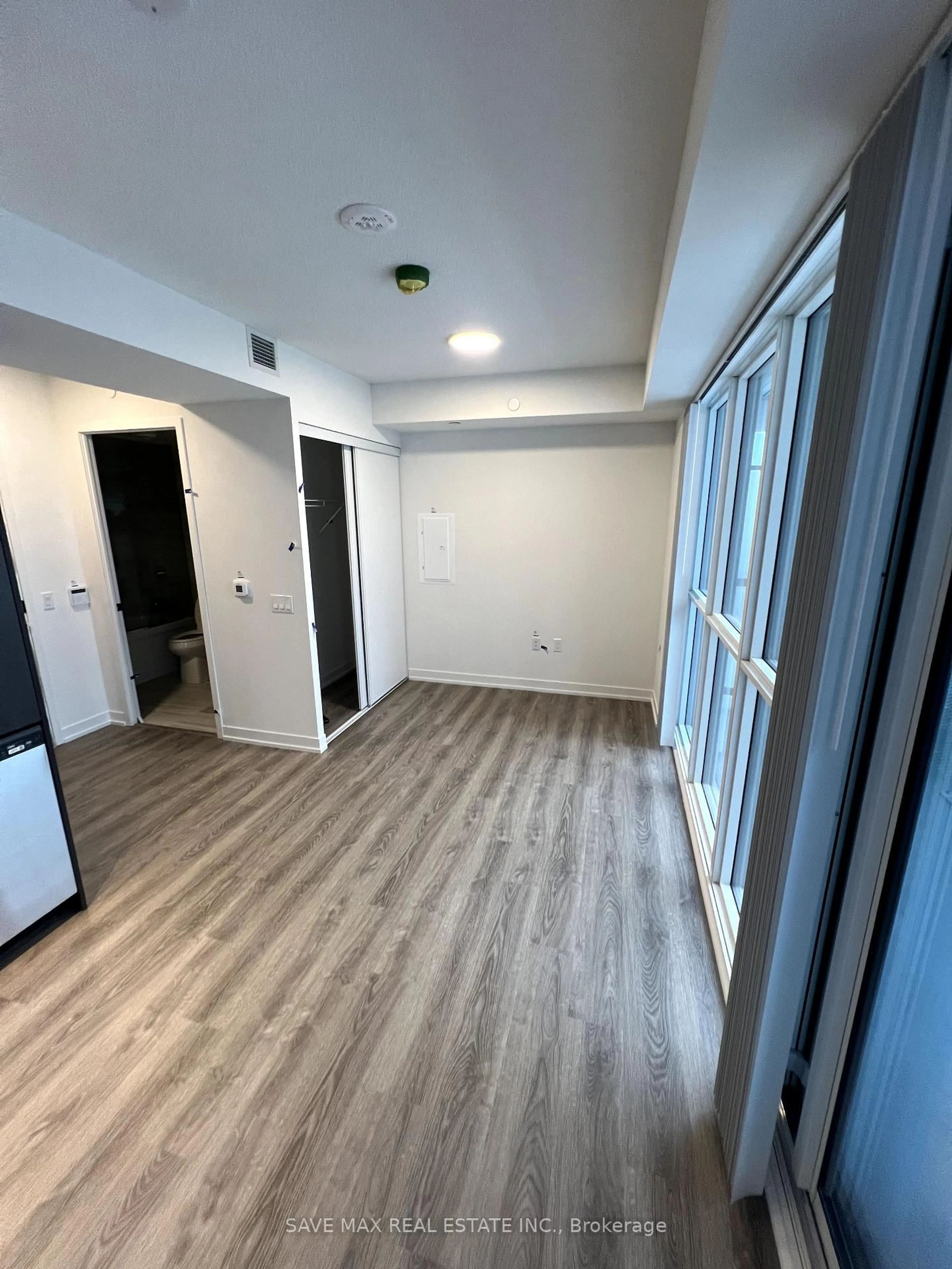 A pic of a room for 195 Commerce St #912, Vaughan Ontario L4K 0P9