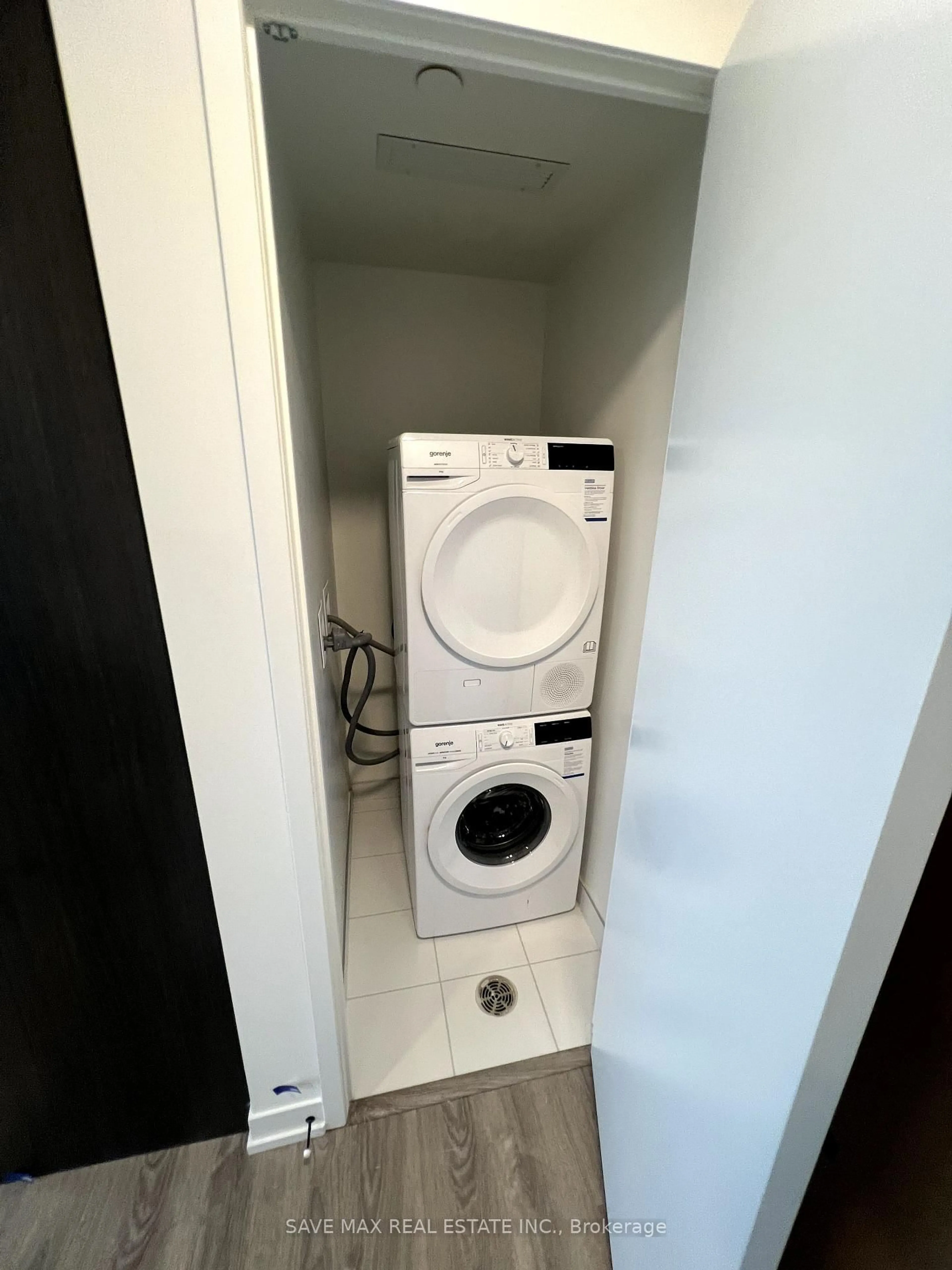 Laundry room for 195 Commerce St #912, Vaughan Ontario L4K 0P9