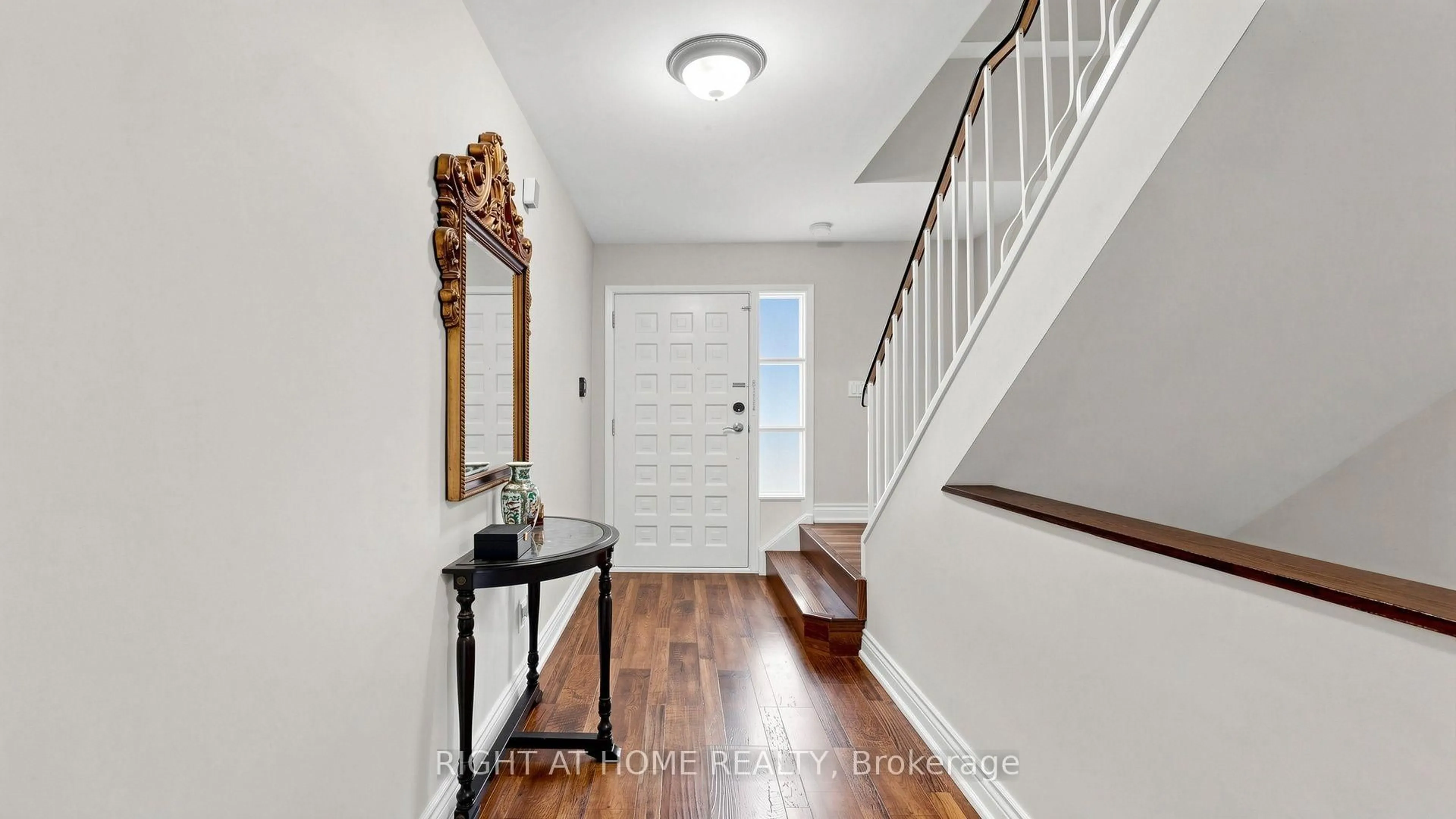 Indoor entryway for 4 Harper Way, Markham Ontario L3T 5A5