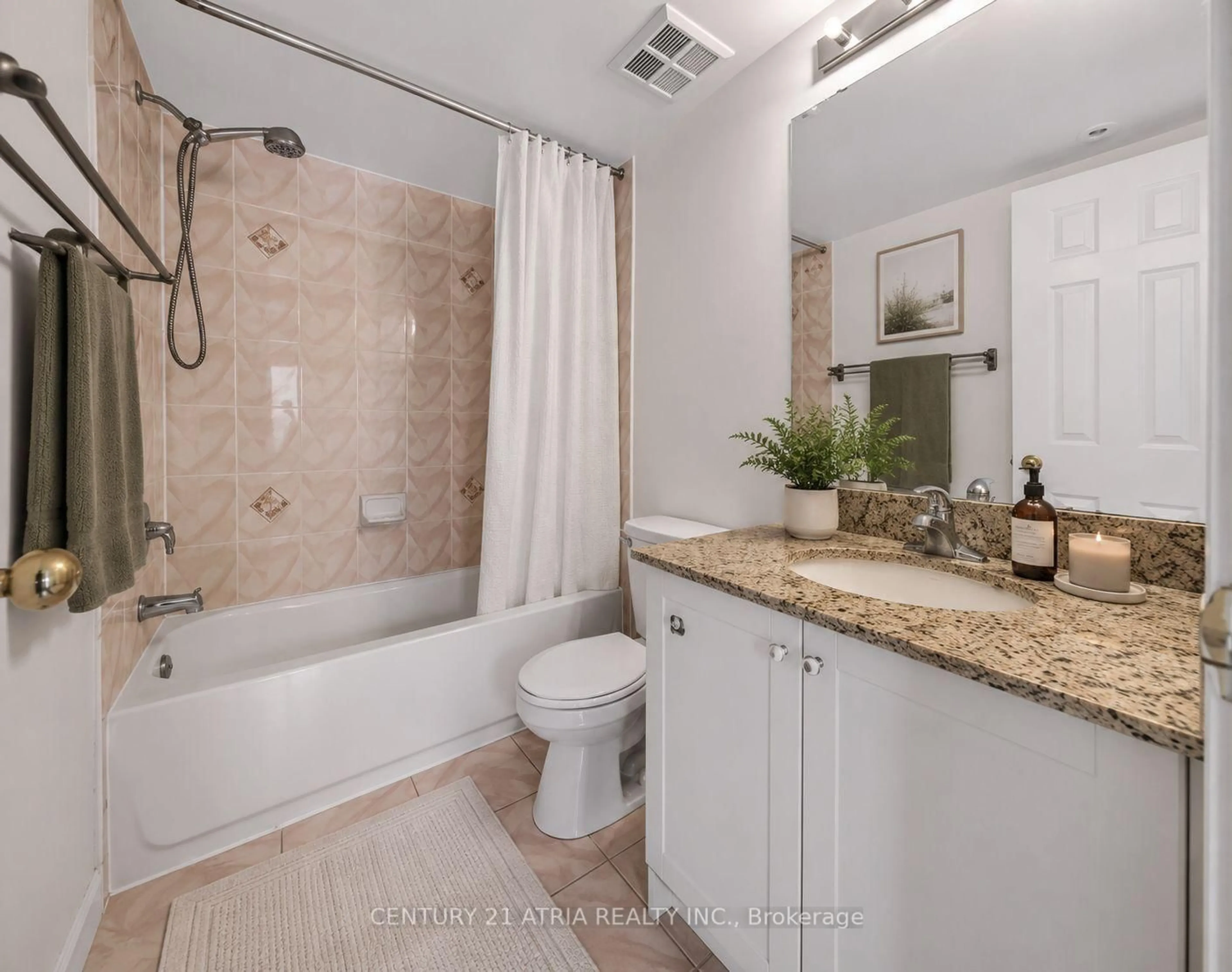 Standard bathroom, ceramic/tile floor for 92 Louisbourg Way, Markham Ontario L6E 0C5
