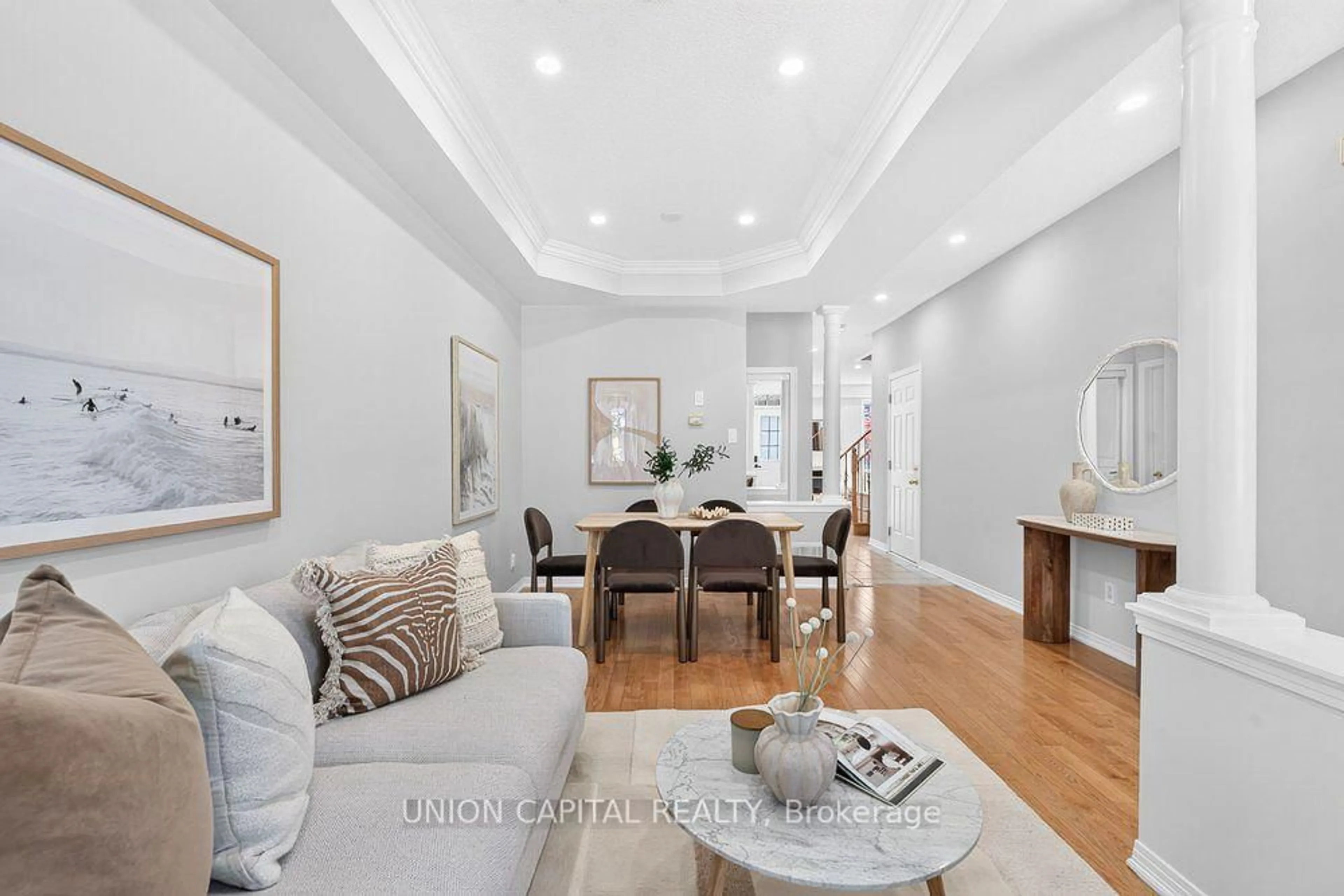 Living room with furniture, unknown for 61 Hillmount Rd, Markham Ontario L6C 2J2