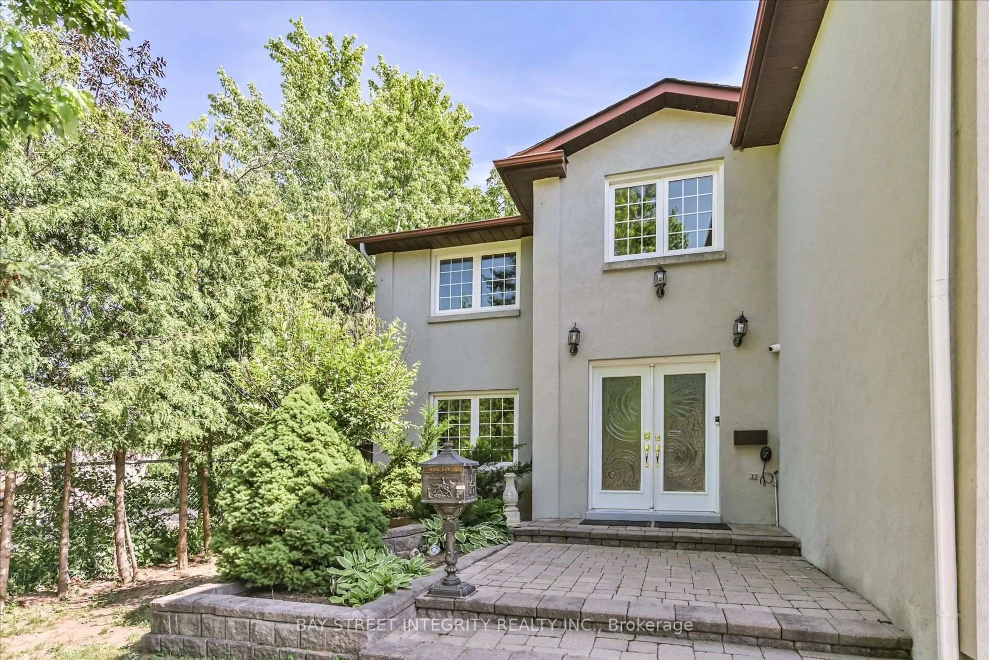 Unknown for 151 Old Surrey Lane, Richmond Hill Ontario L4C 6R9