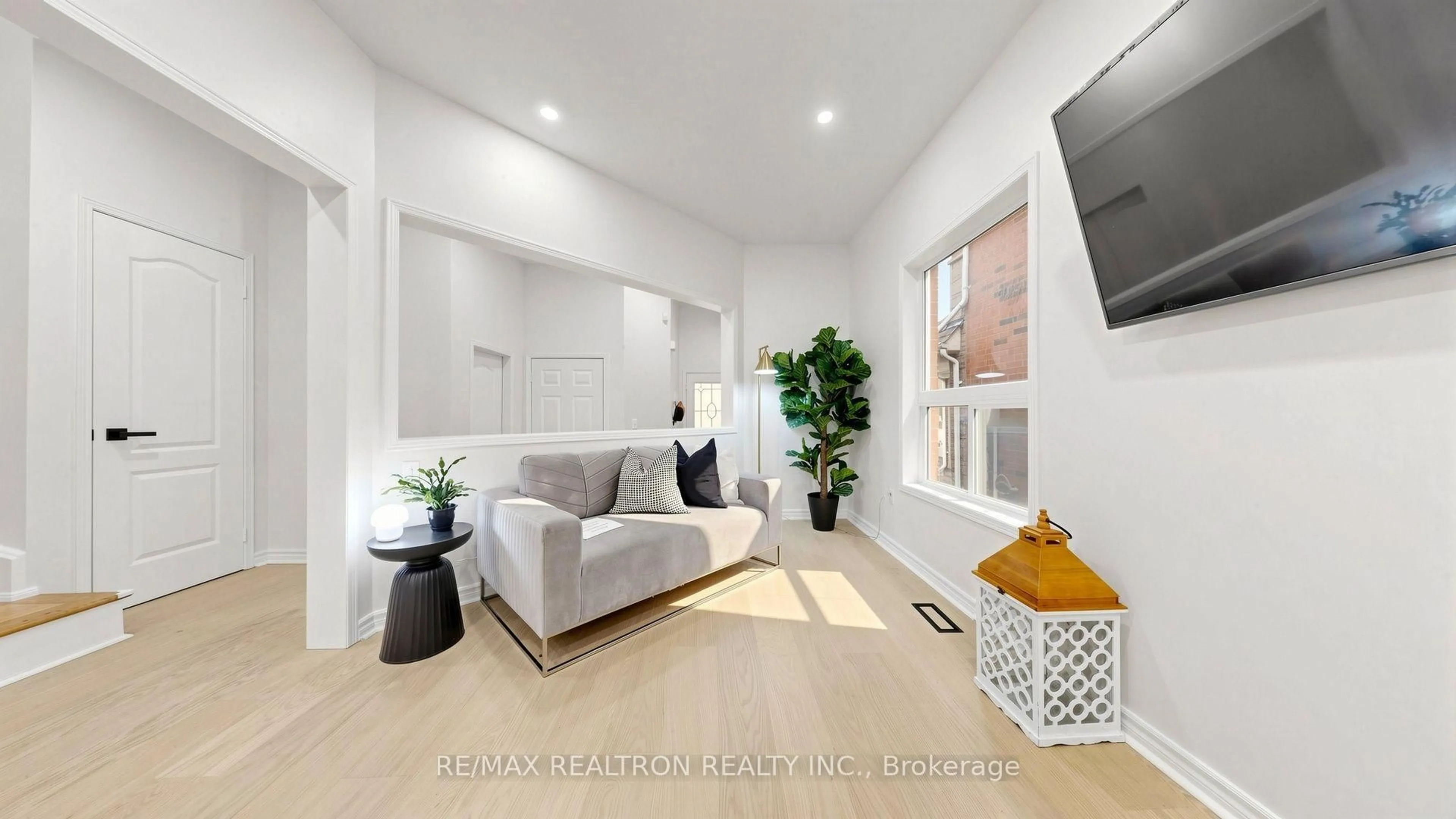Living room with furniture, unknown for 21 Belvia Dr, Vaughan Ontario L4K 5J6