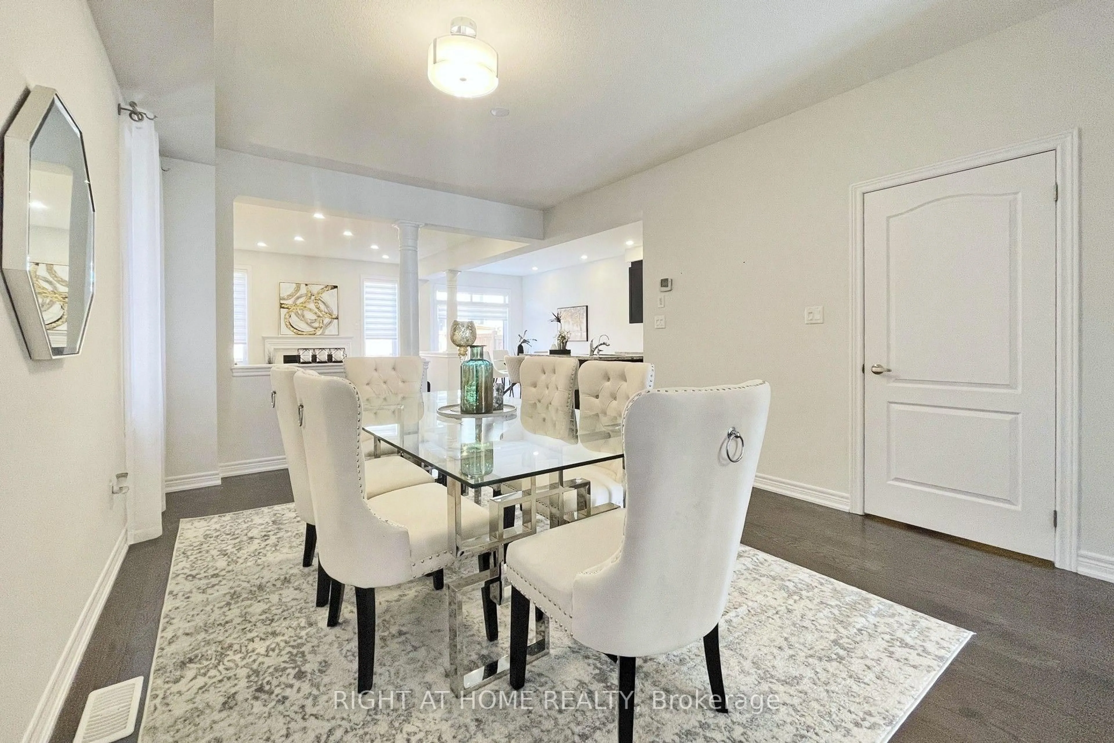 Dining room, unknown for 60 Falconridge Terr, East Gwillimbury Ontario L9N 0R2