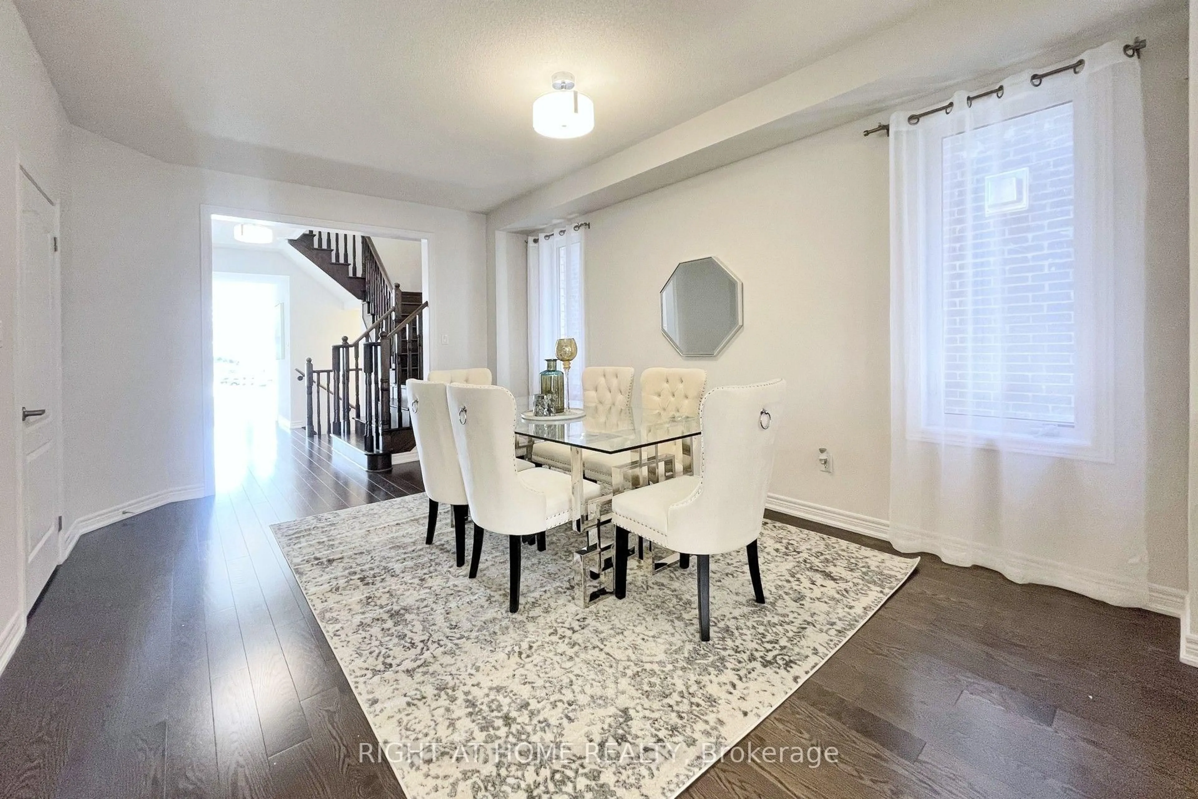 Dining room, unknown for 60 Falconridge Terr, East Gwillimbury Ontario L9N 0R2