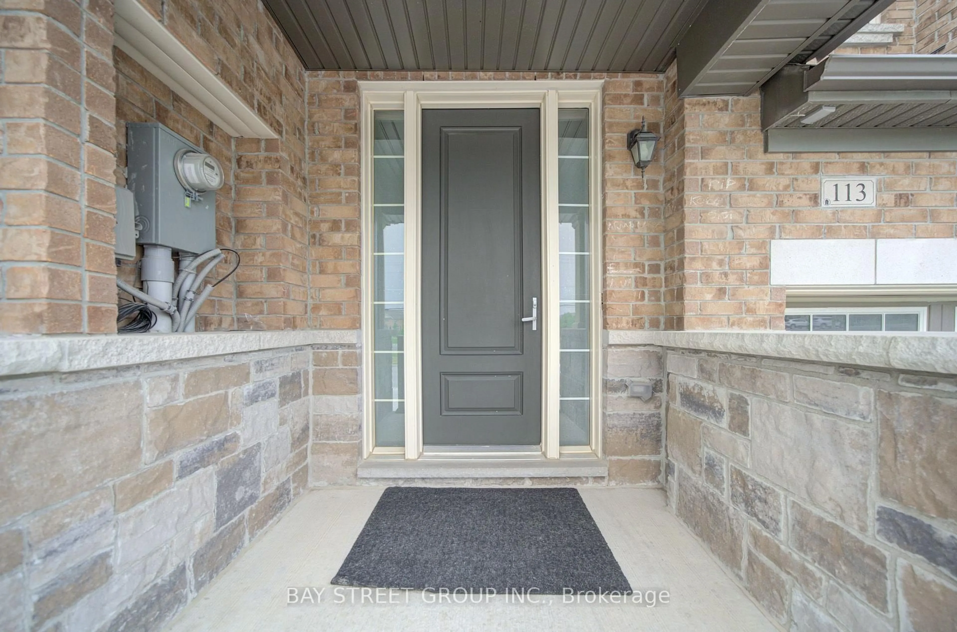 Indoor entryway for 113 Drizzel Cres, Richmond Hill Ontario L4E 1G8