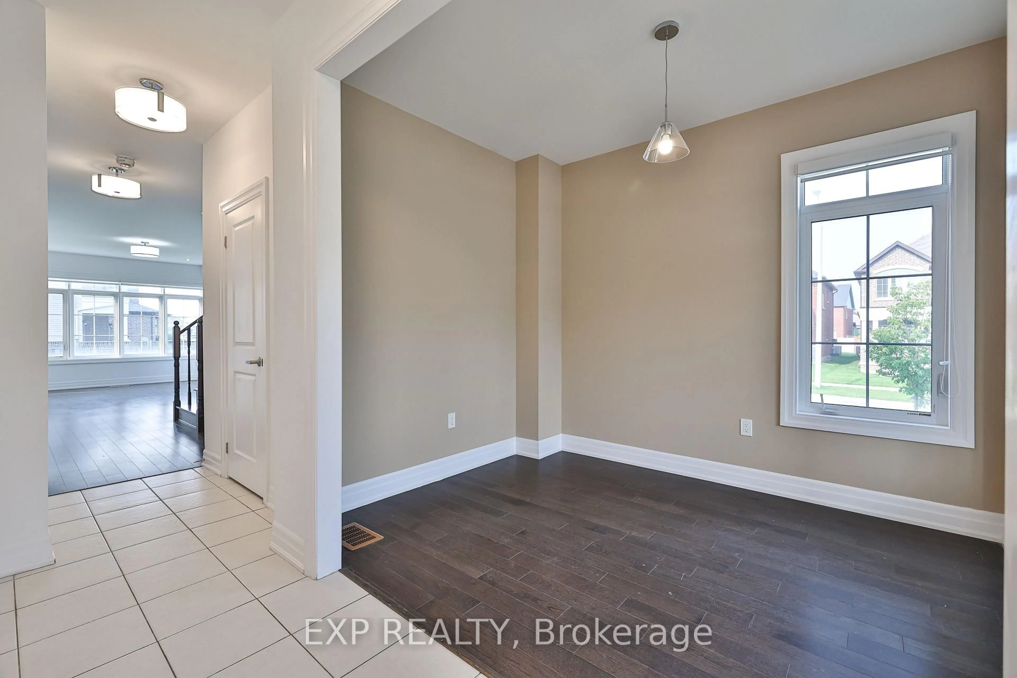 Indoor entryway for 1487 Farrow Cres Cres, Innisfil Ontario L9S 0L6