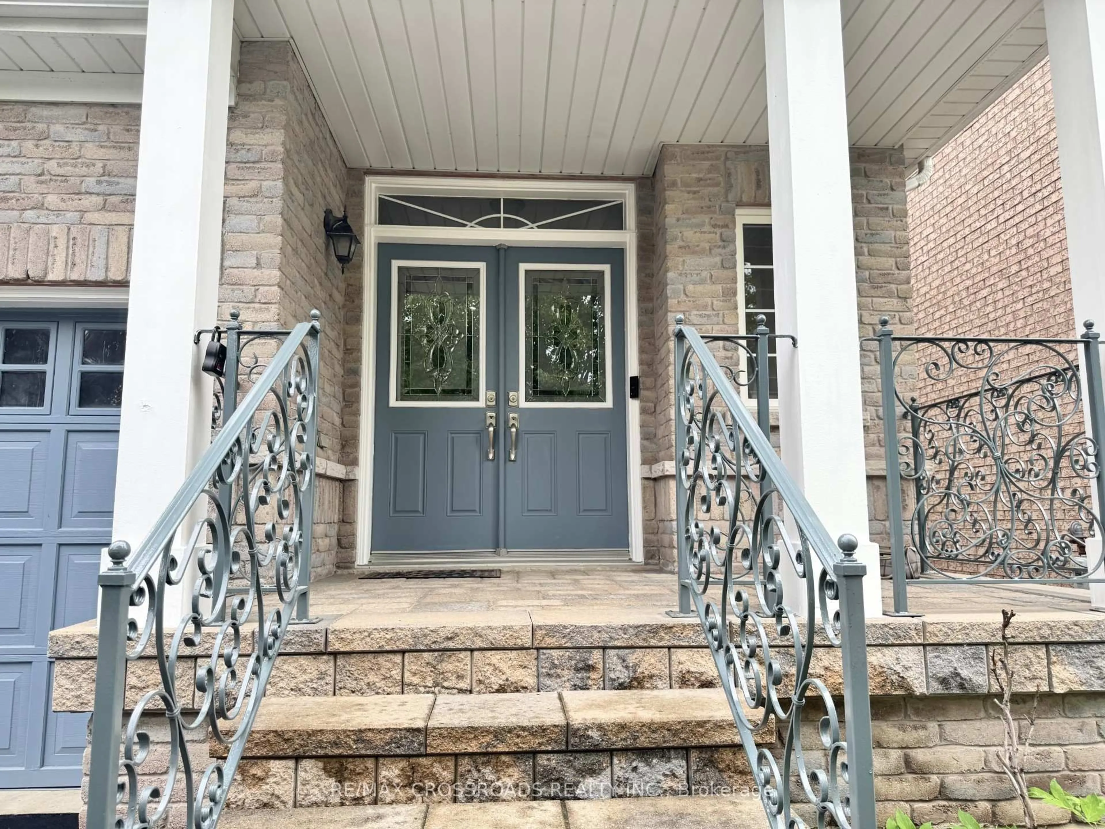 Indoor entryway for 39 Pantano Dr, Vaughan Ontario L4J 0A9
