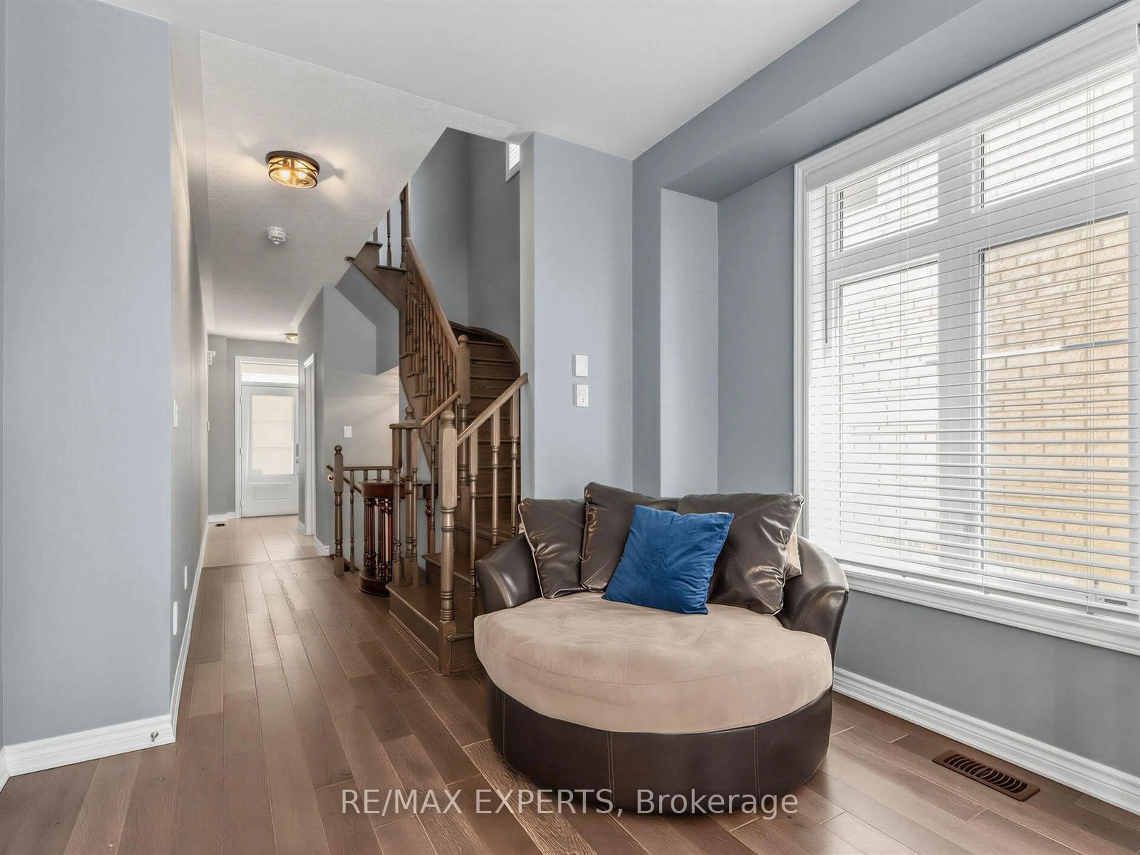 Indoor entryway for 52 Vedette Way, Vaughan Ontario L4H 4K2