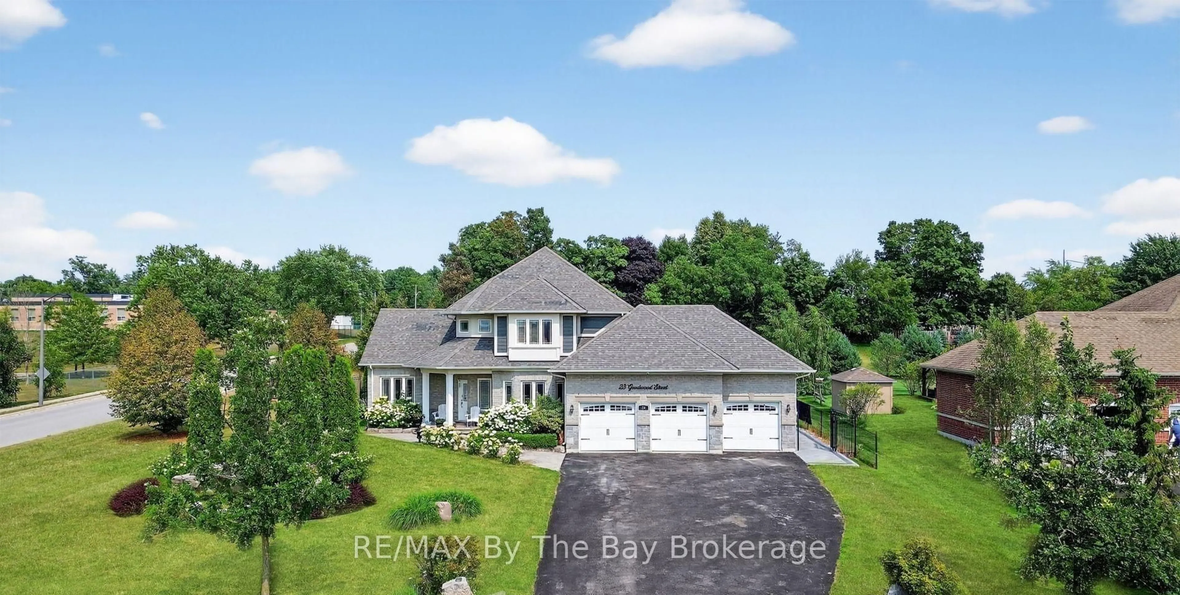 A pic from outside/outdoor area/front of a property/back of a property/a pic from drone, unknown for 23 Goodwood St, Uxbridge Ontario L0C 1A0