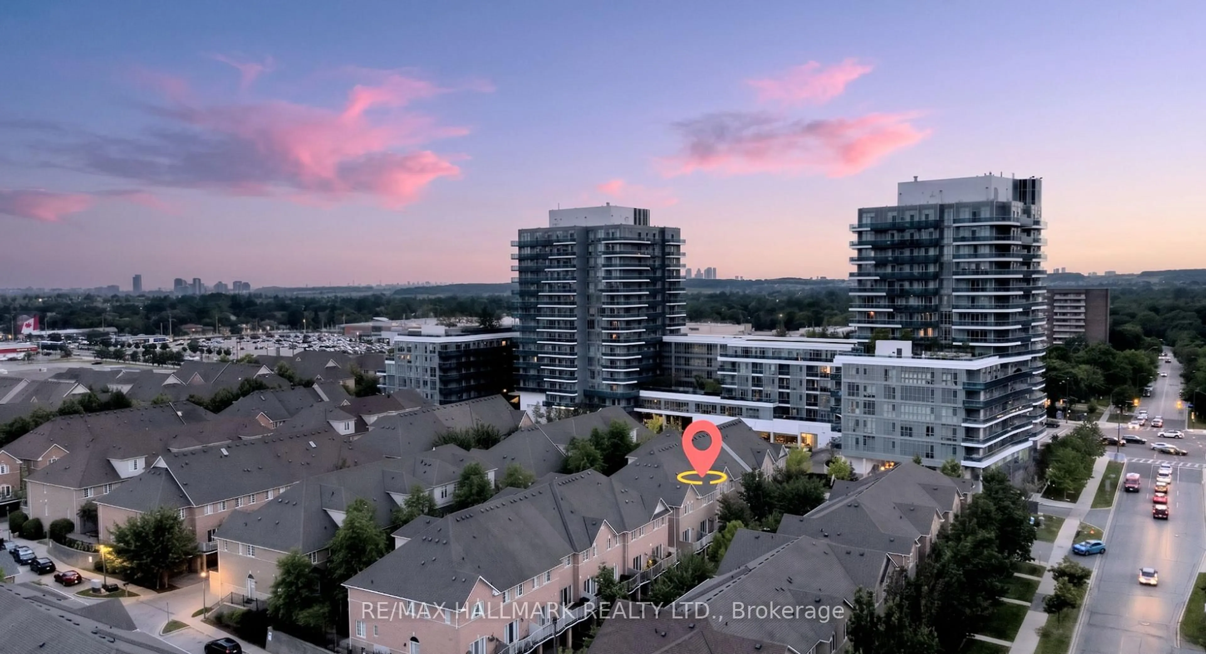 Blurry image for 23 Observatory Lane #222, Richmond Hill Ontario L4C 0M7