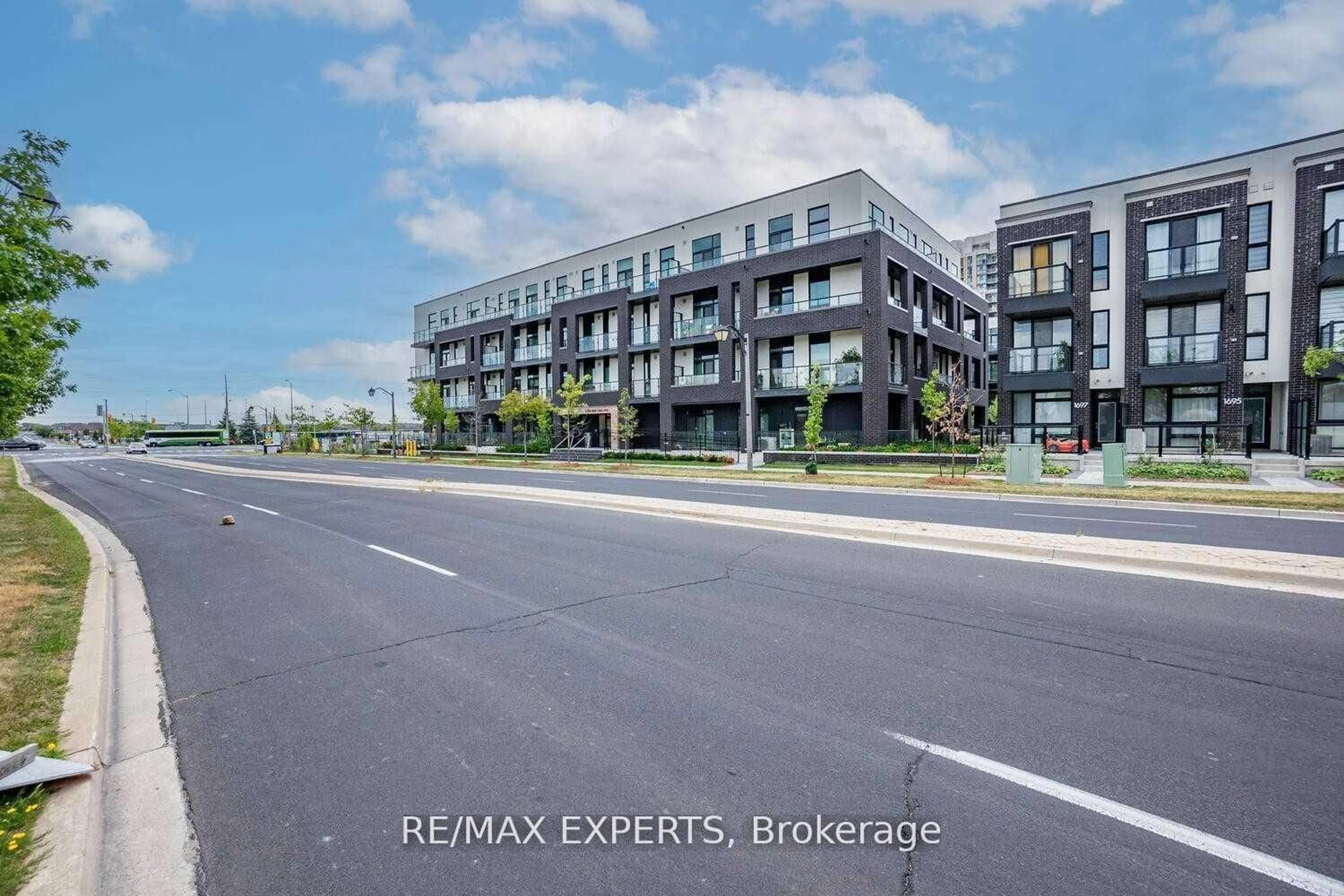 Blurry image for 1709 Bur Oak Ave #309, Markham Ontario L6E 0V7