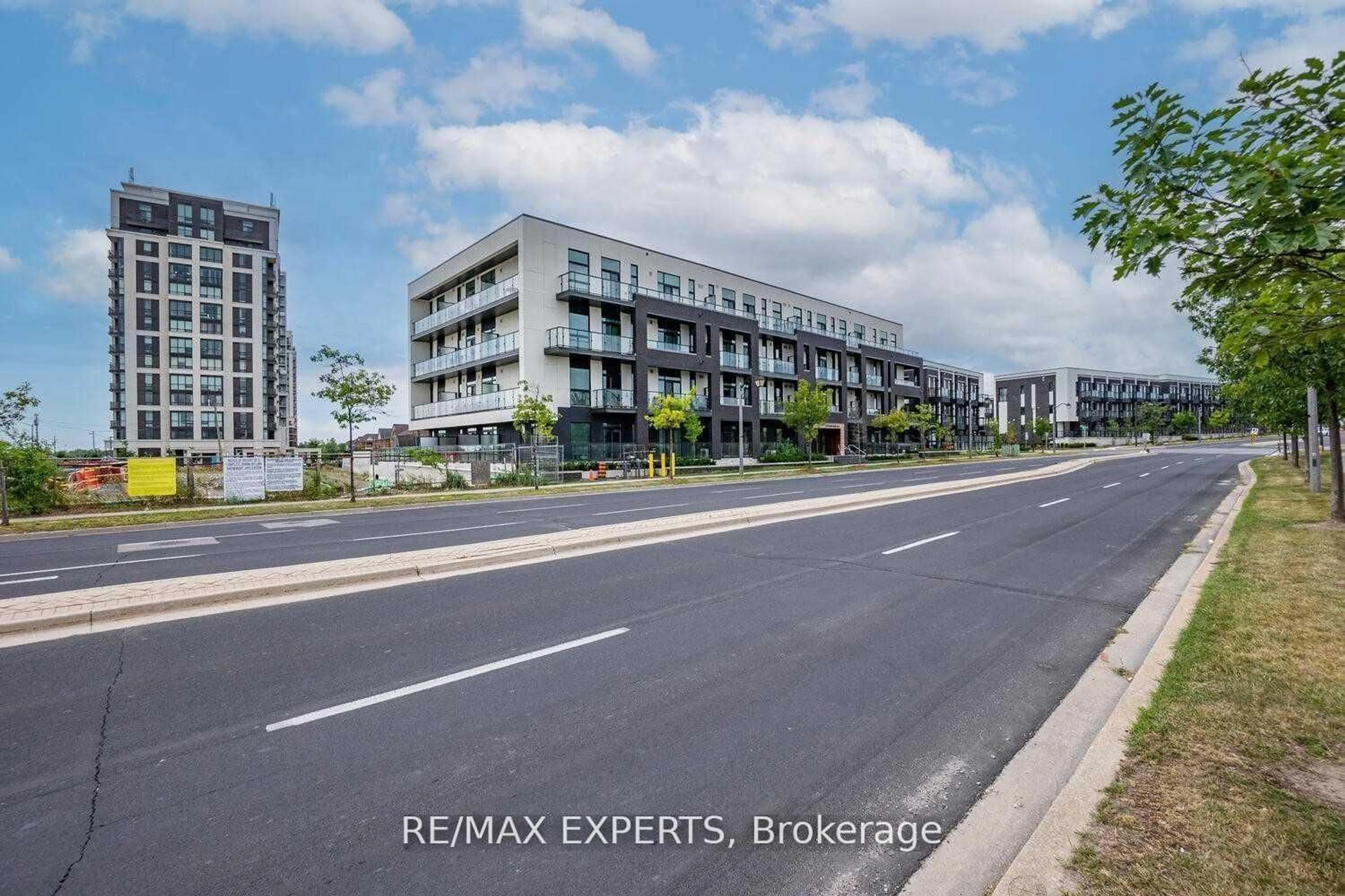 A pic from outside/outdoor area/front of a property/back of a property/a pic from drone, street for 1709 Bur Oak Ave #309, Markham Ontario L6E 0V7