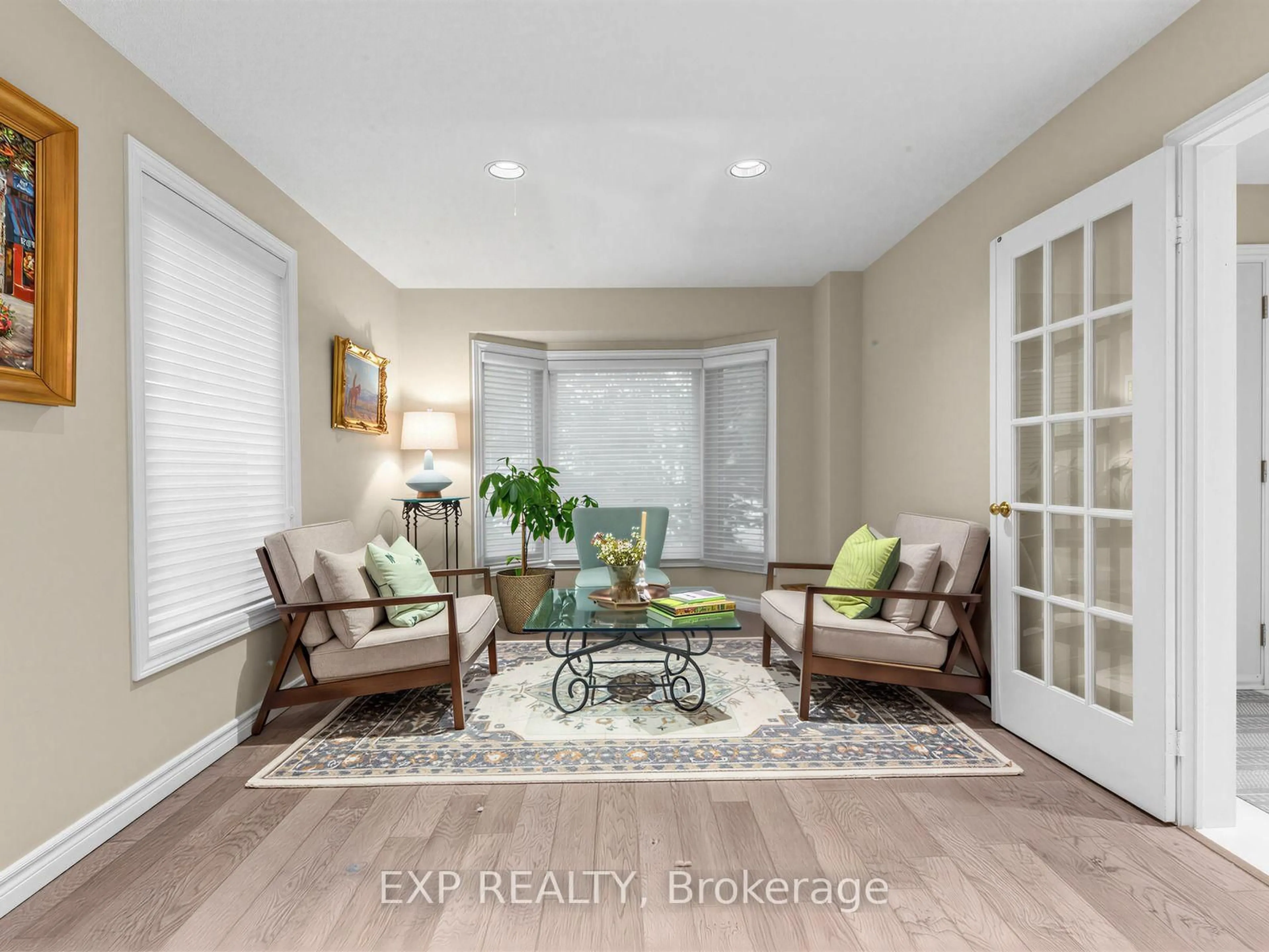 Living room with furniture, unknown for 129 Franklin Ave, Vaughan Ontario L4J 4X6