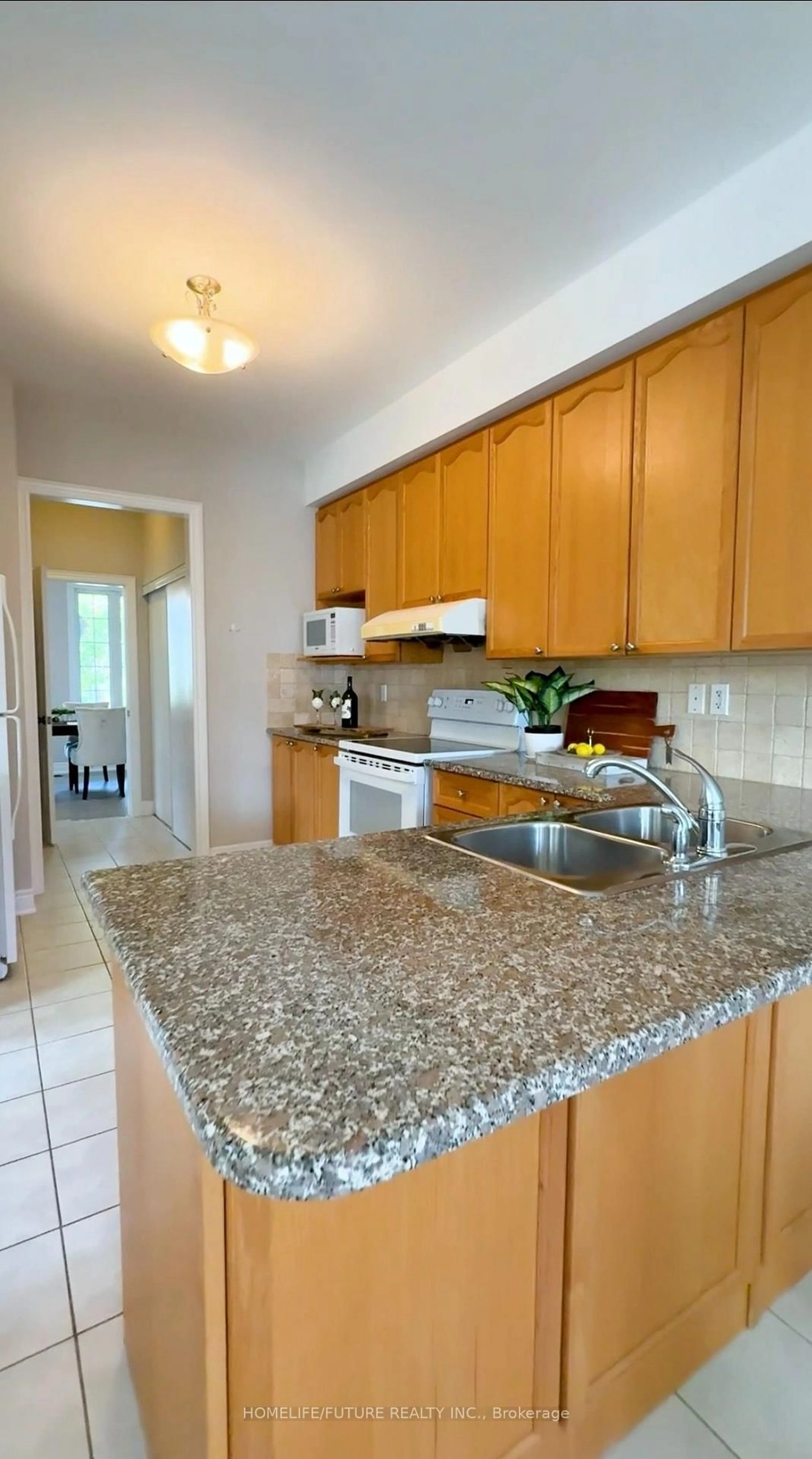 Standard kitchen, ceramic/tile floor for 1 Capogna St, Markham Ontario L6B 0H5
