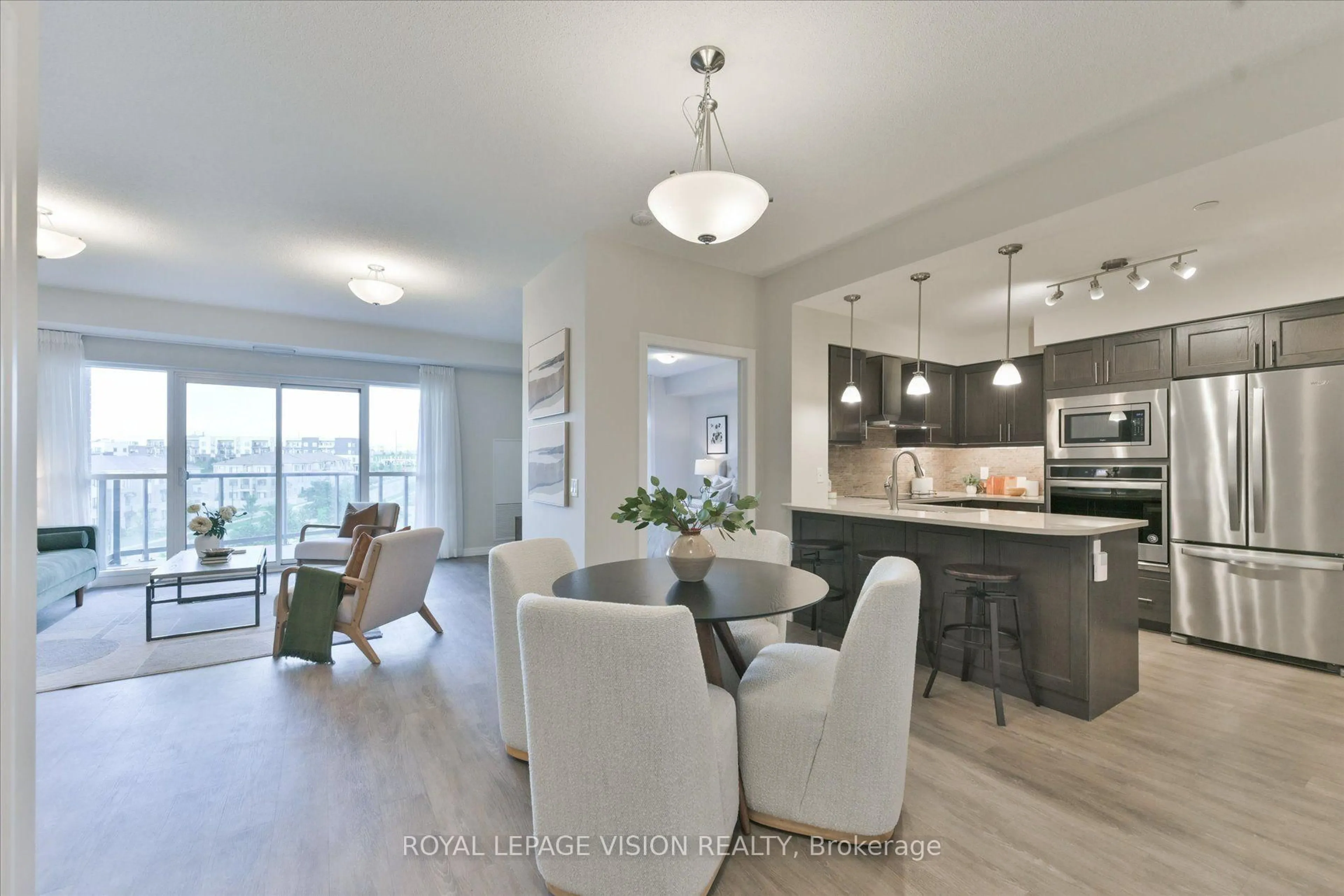 Open concept kitchen, unknown for 440 William Graham Dr #403, Aurora Ontario L4G 7C7