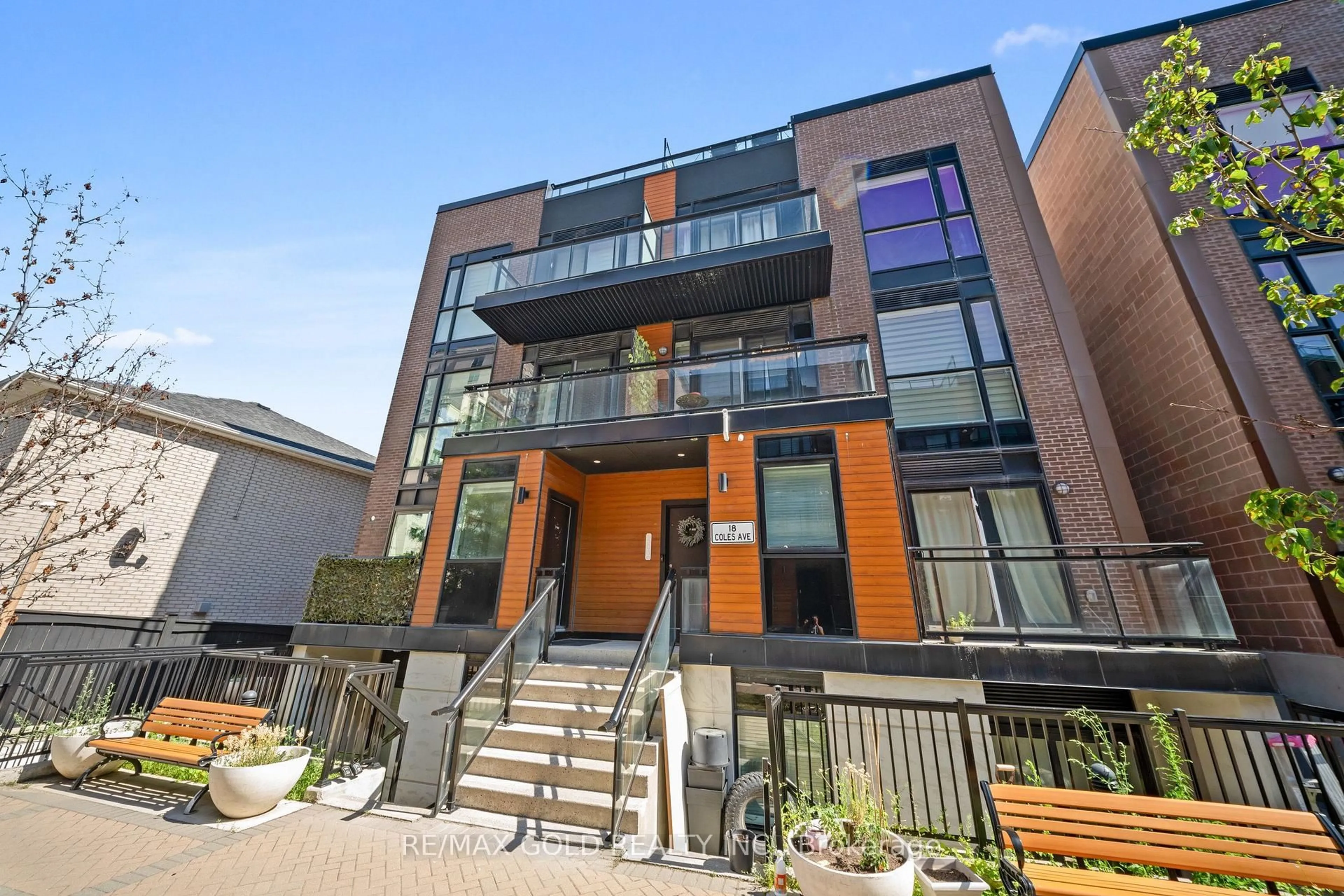 Home with brick exterior material, street for 18 Coles Ave #602, Vaughan Ontario L4L 1L9