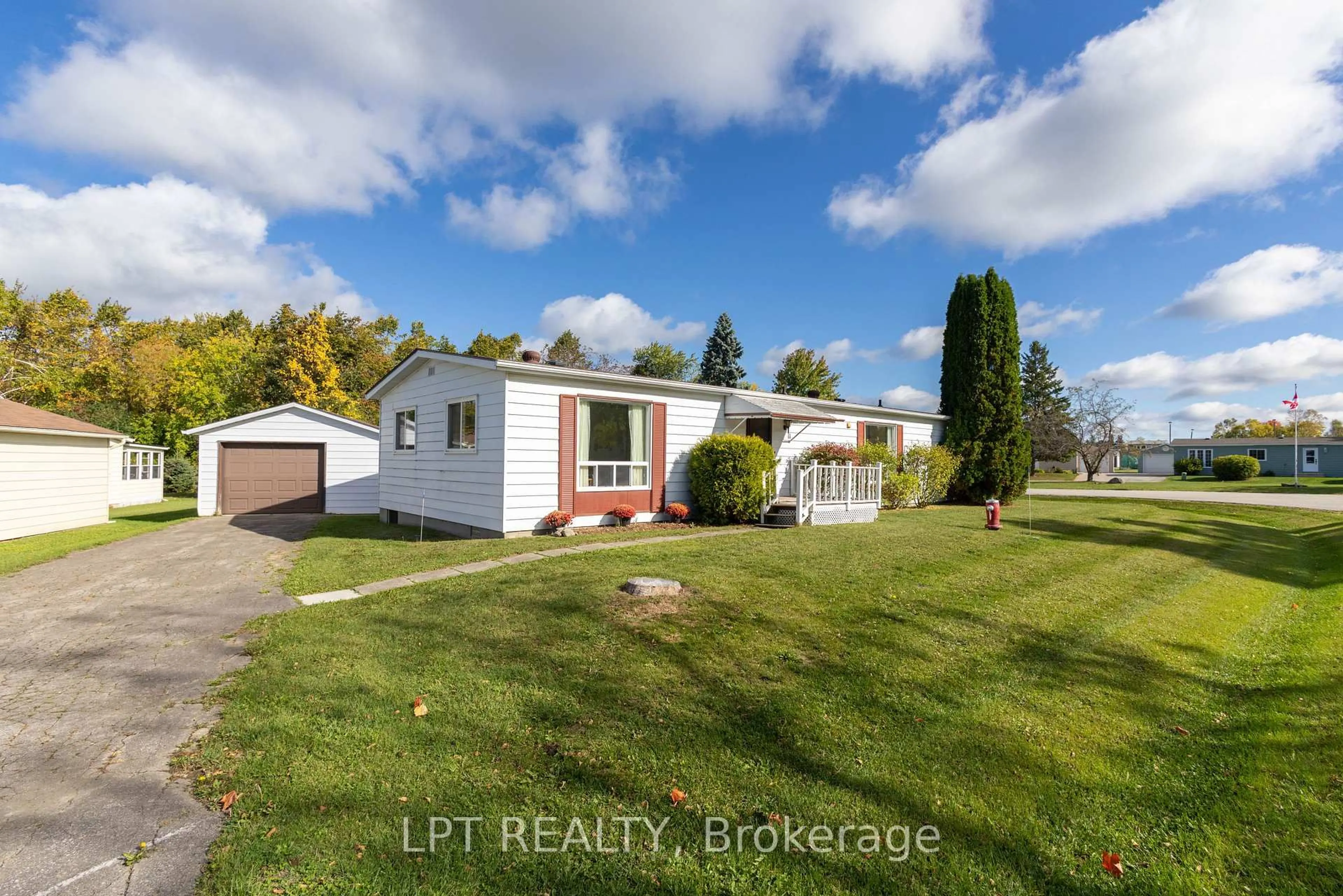 A pic from outside/outdoor area/front of a property/back of a property/a pic from drone, water/lake/river/ocean view for 11 Geneva Crt, Georgina Ontario L0E 1R0