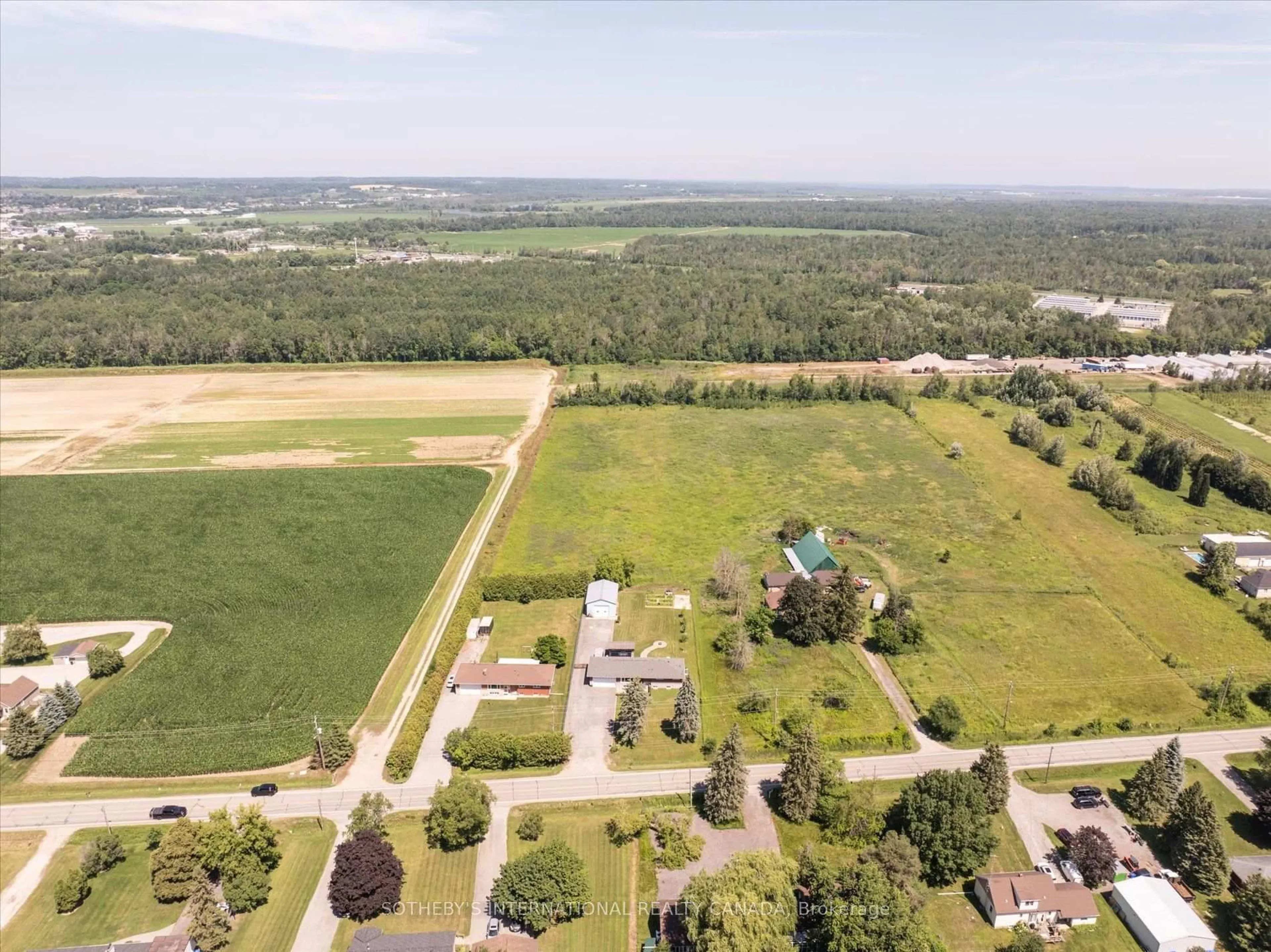 A pic from outside/outdoor area/front of a property/back of a property/a pic from drone, unknown for 1110 Graham Sdrd, King Ontario L3Y 4V9