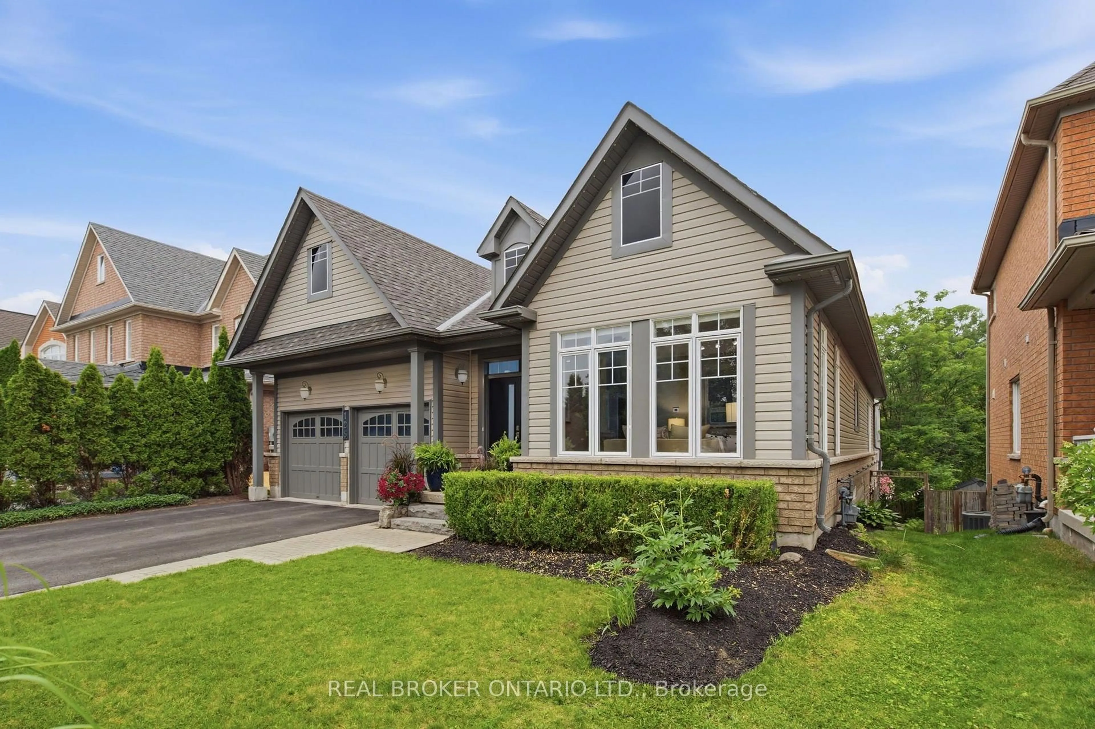 Home with brick exterior material, street for 126 Second Ave, Uxbridge Ontario L9P 2A2