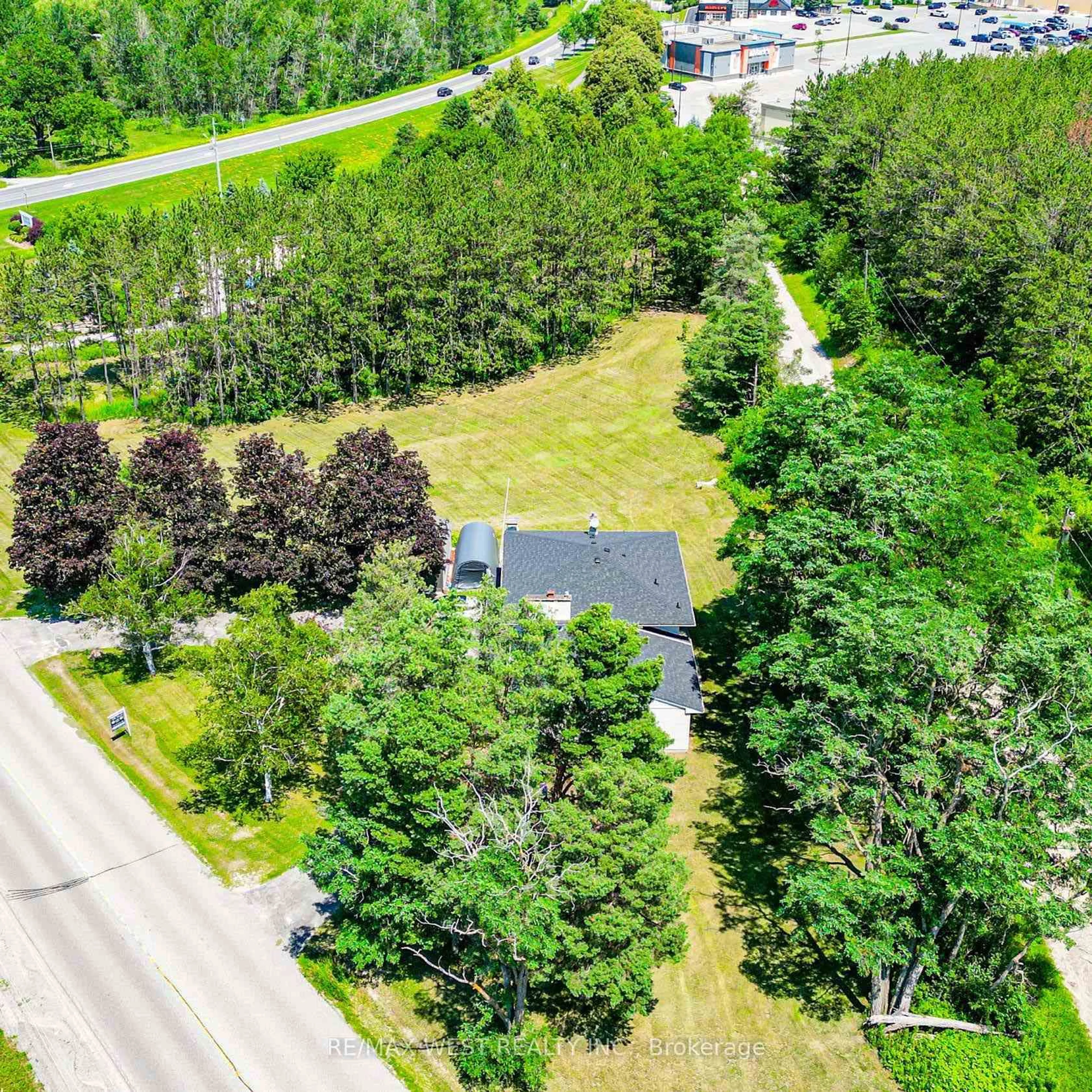 A pic from outside/outdoor area/front of a property/back of a property/a pic from drone, unknown for 5949 Concession 6 Rd, Uxbridge Ontario L9P 0L6