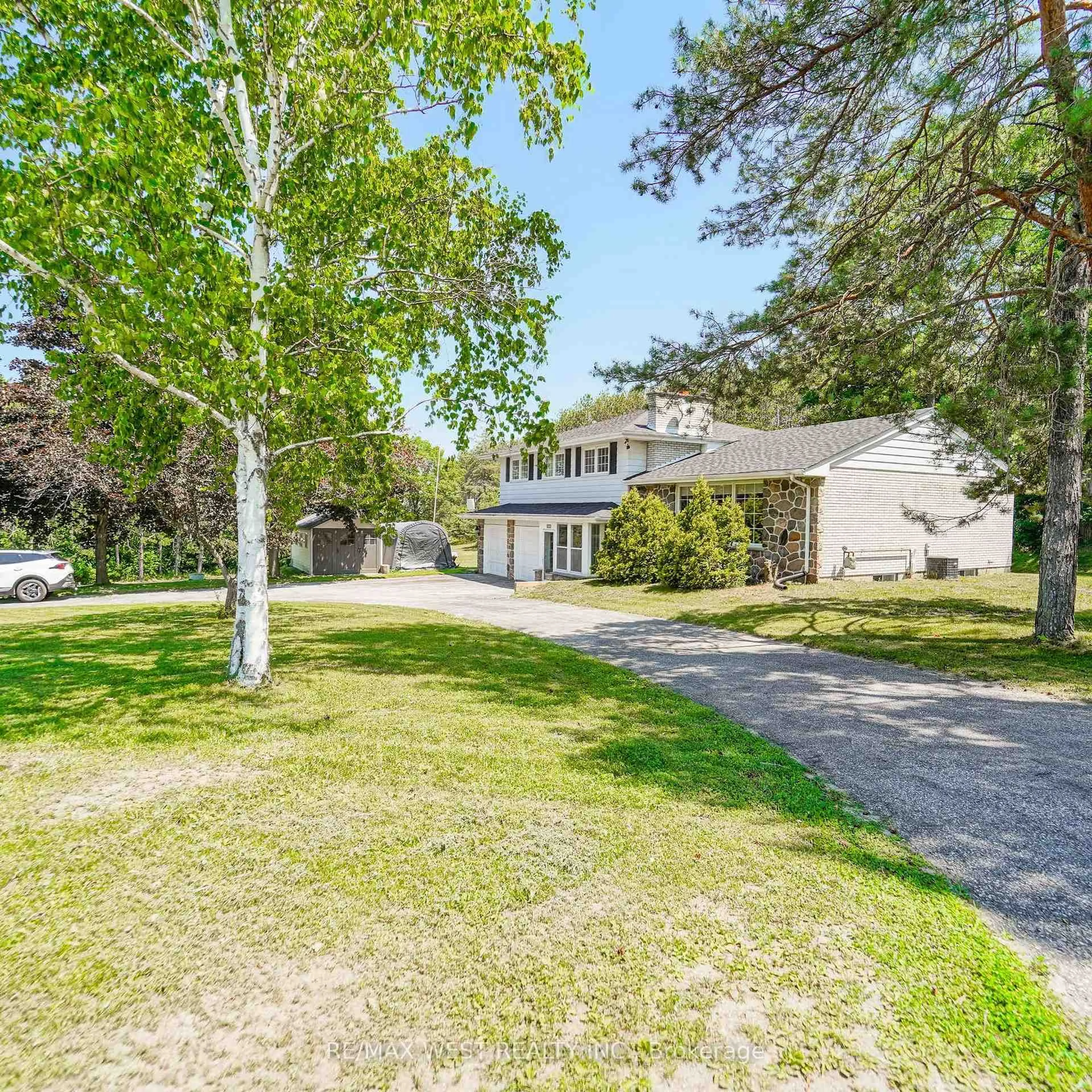 A pic from outside/outdoor area/front of a property/back of a property/a pic from drone, street for 5949 Concession 6 Rd, Uxbridge Ontario L9P 0L6