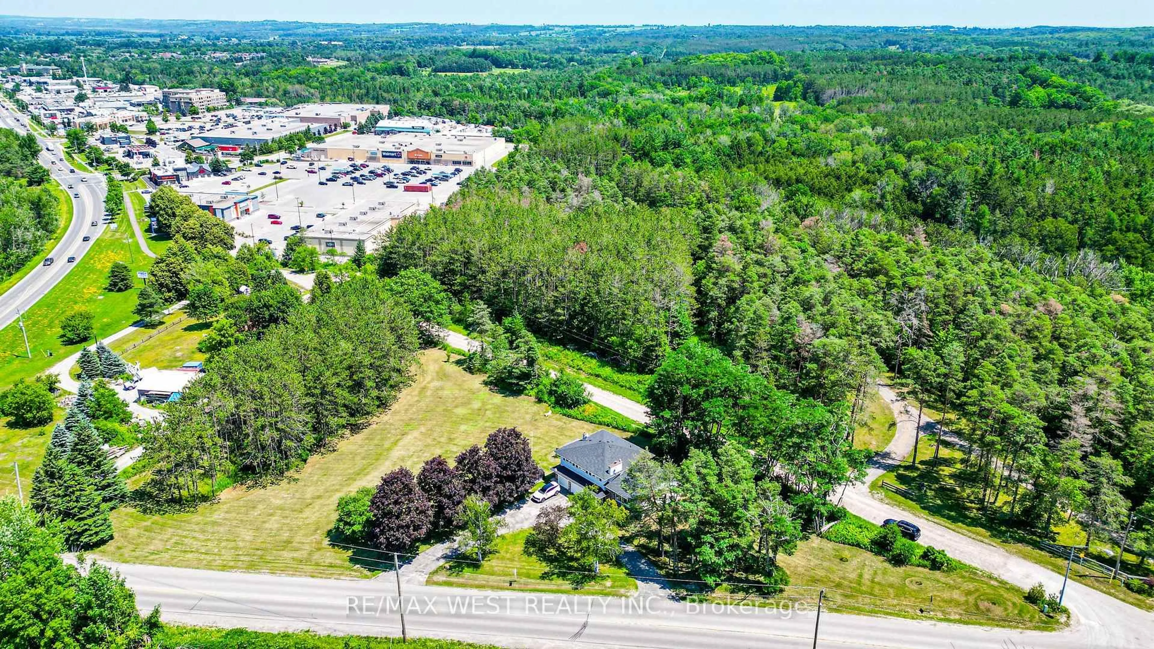 A pic from outside/outdoor area/front of a property/back of a property/a pic from drone, unknown for 5949 Concession 6 Rd, Uxbridge Ontario L9P 0L6
