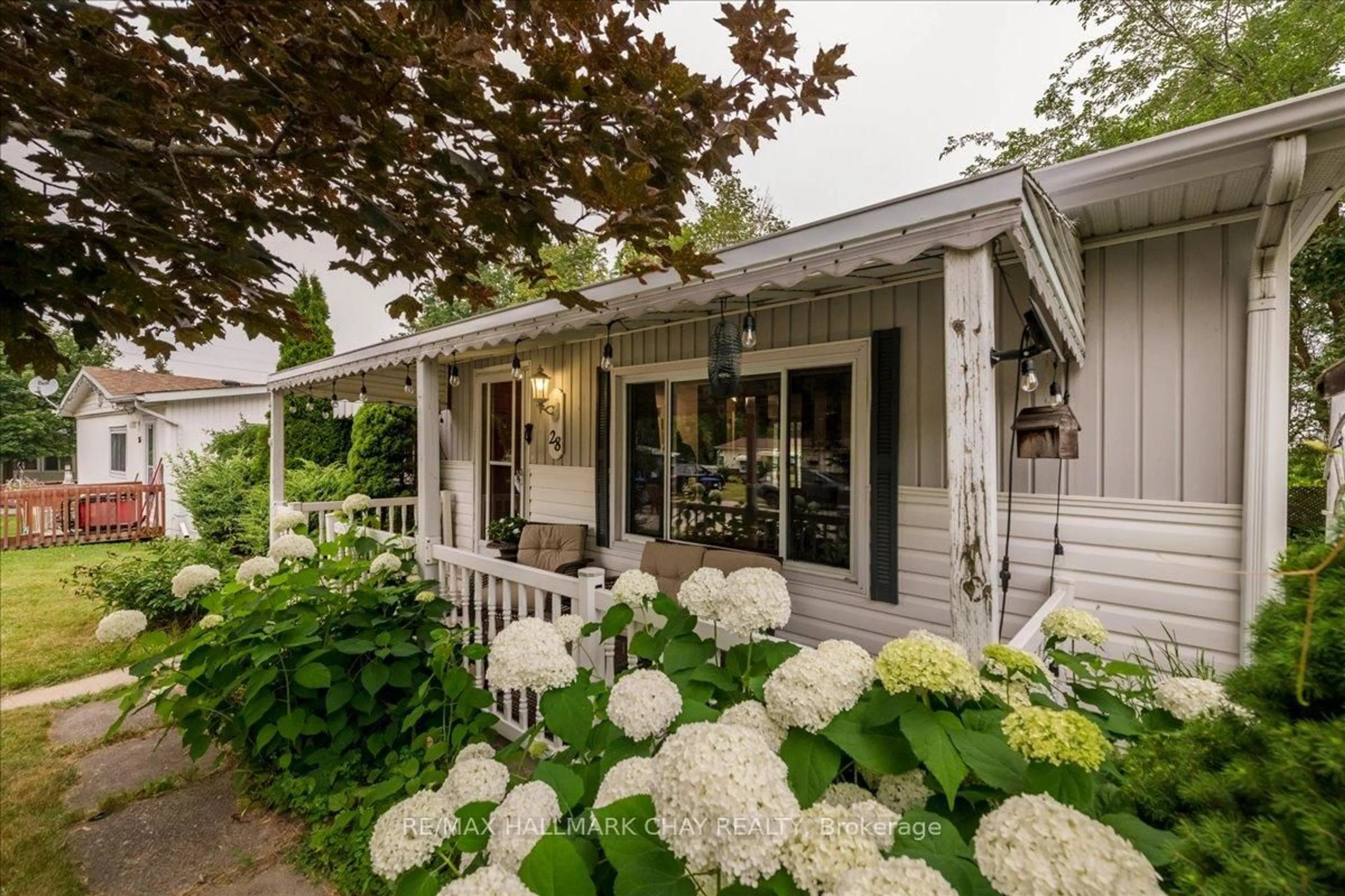 Unknown for 28 Flora Crt, Innisfil Ontario L9S 1R4