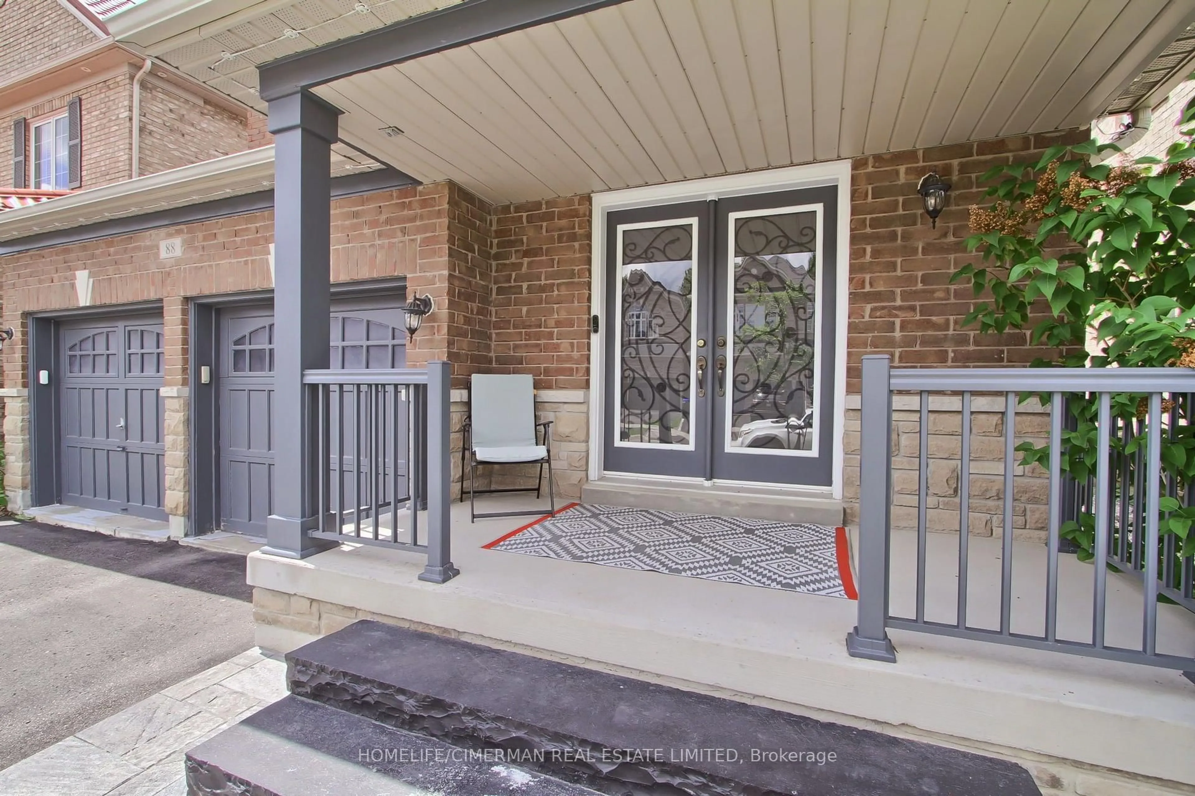 Indoor entryway for 88 Chelsea Cres, Bradford West Gwillimbury Ontario L3Z 0J7
