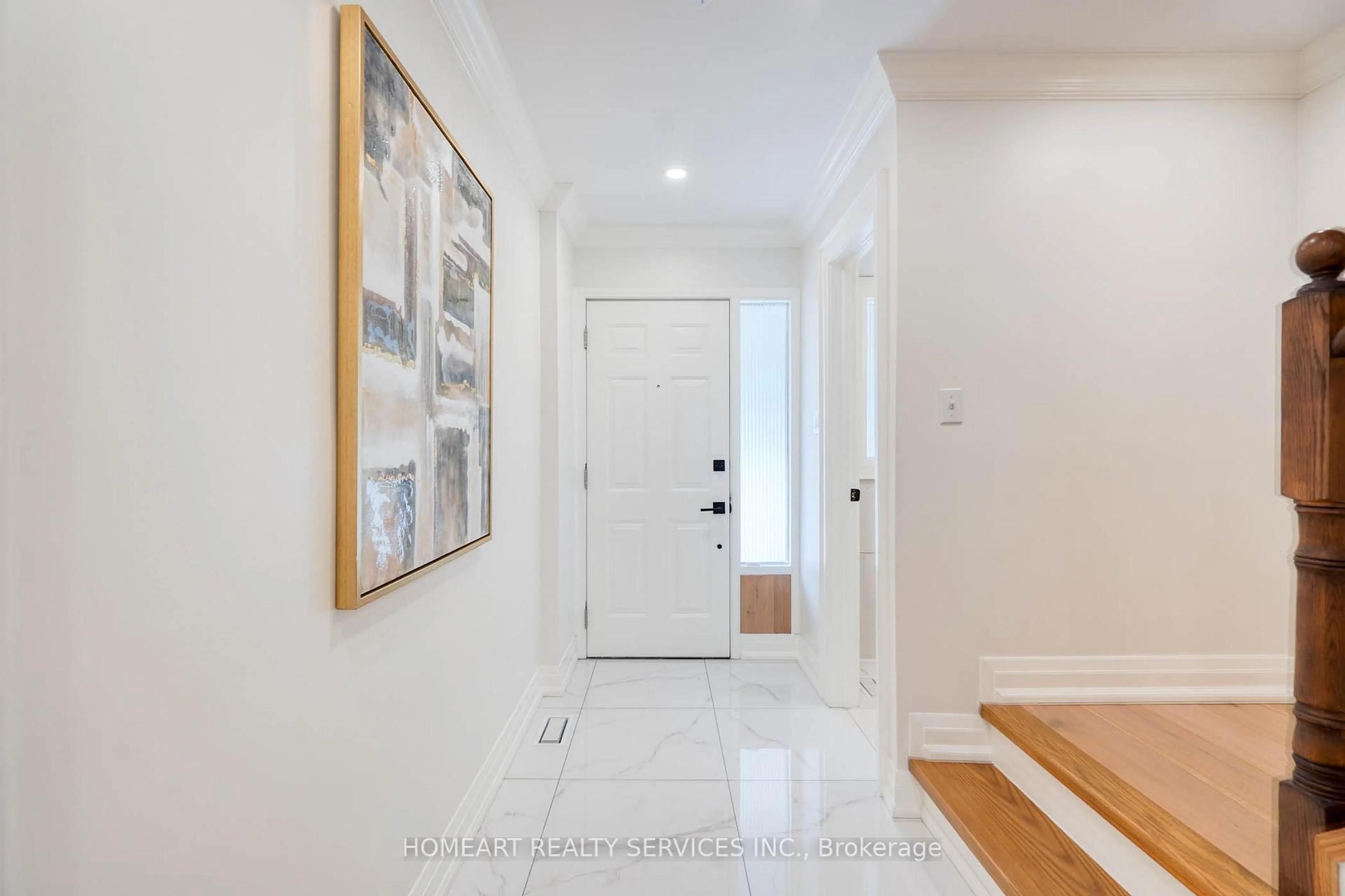Indoor entryway for 2 Camelot Way, Markham Ontario L3P 3W1