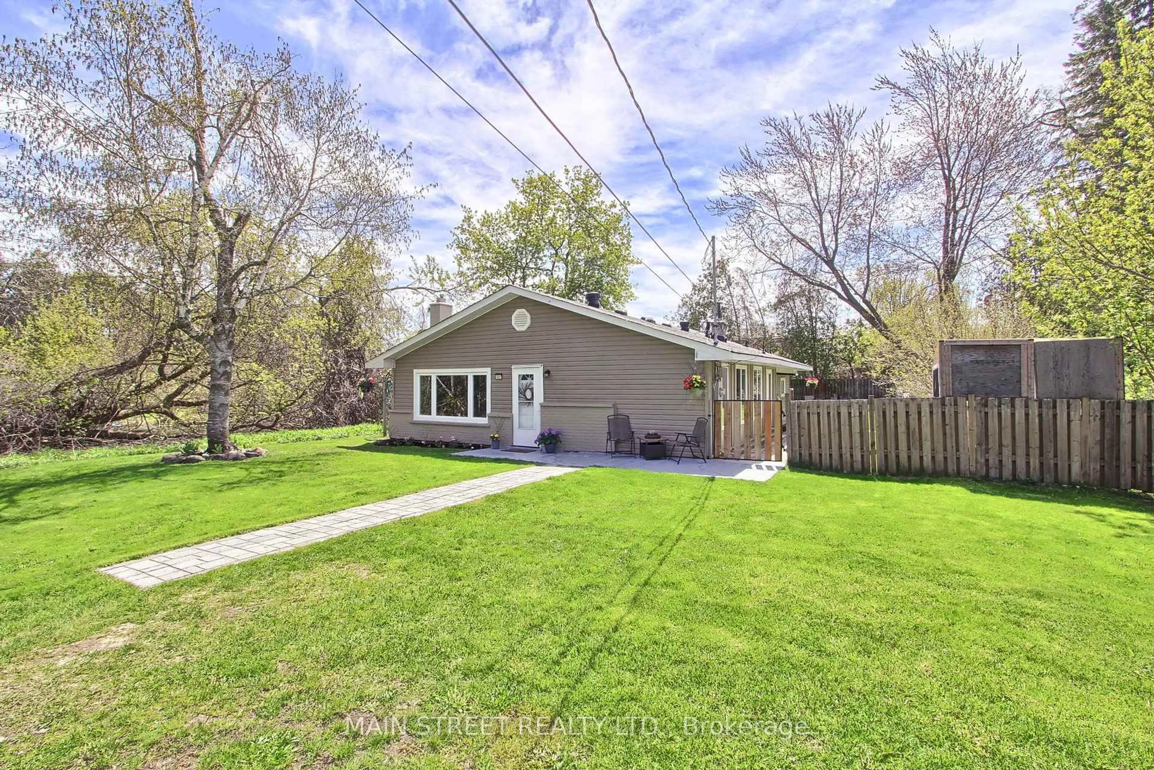 Unknown for 1021 Goshen Rd, Innisfil Ontario L9S 2B5