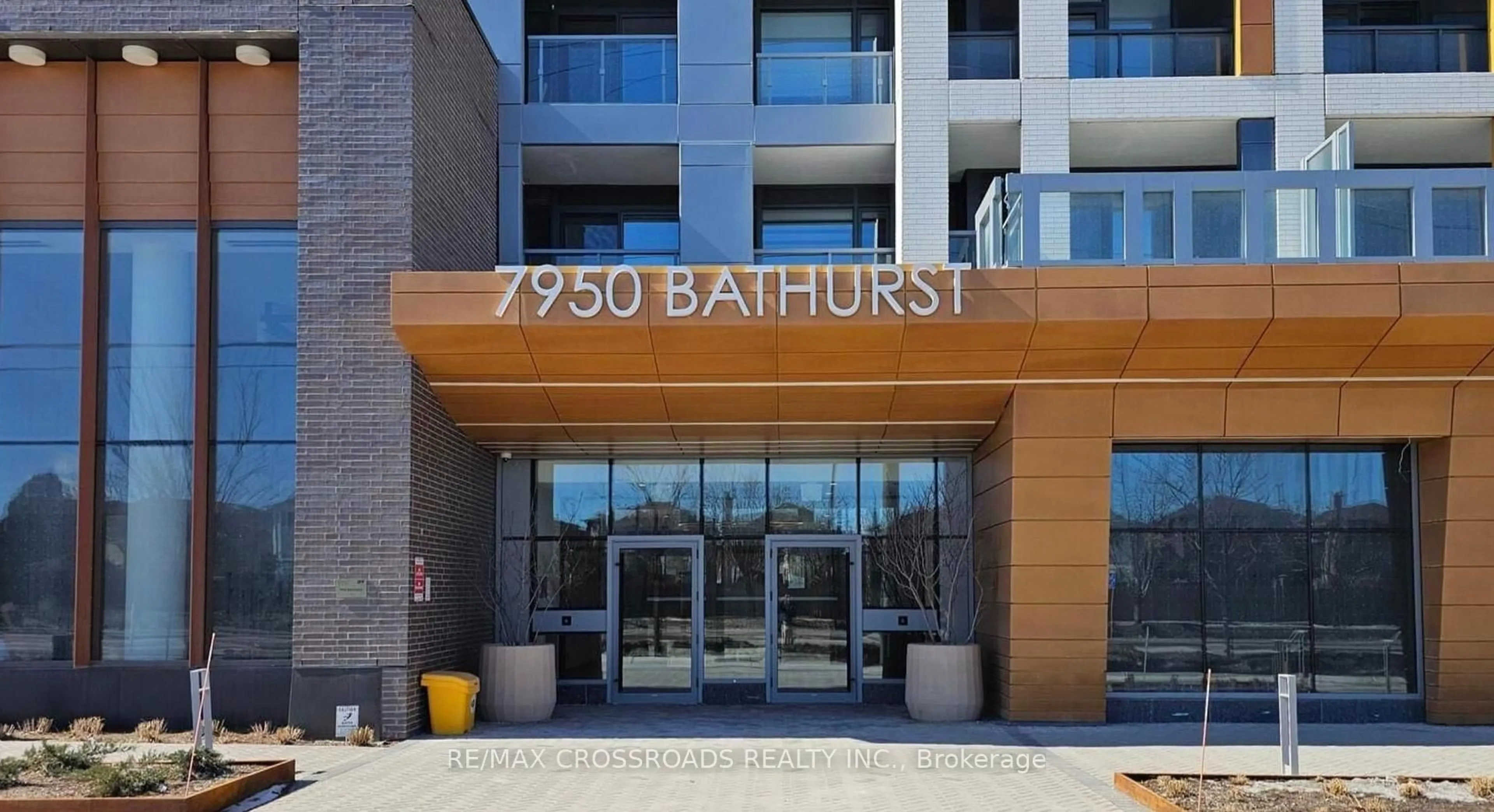 Indoor foyer for 7950 Bathurst St #902, Vaughan Ontario L4J 0L4