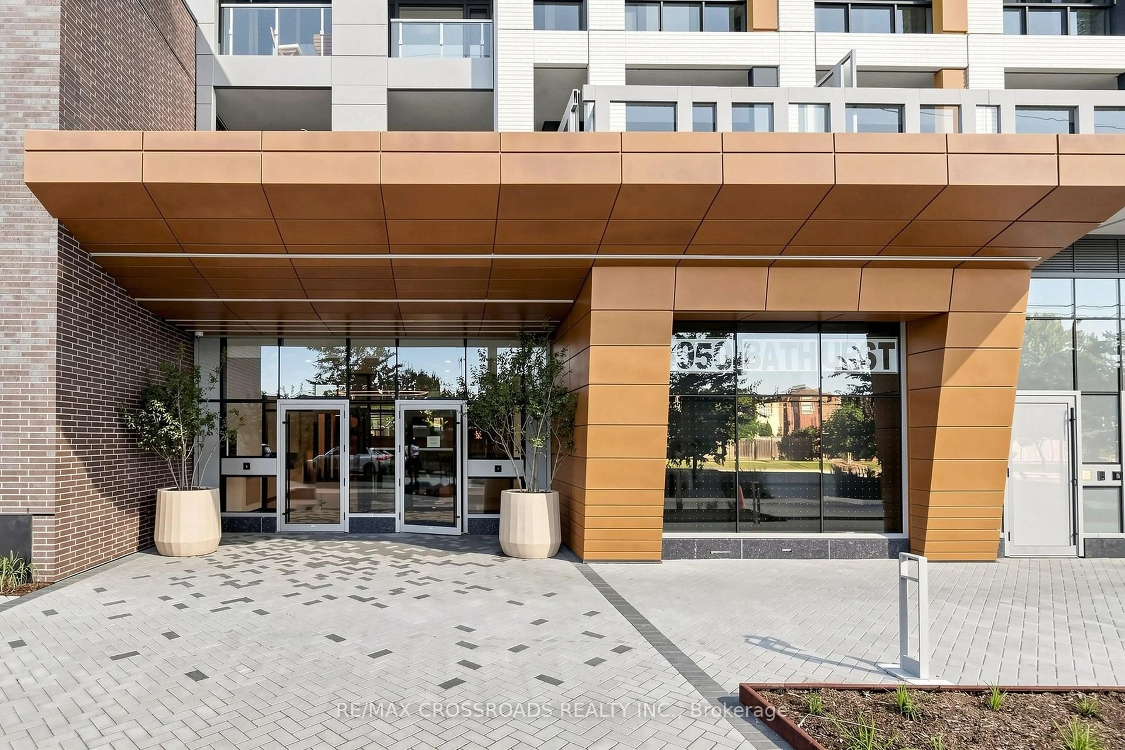 Indoor foyer for 7950 Bathurst St #902, Vaughan Ontario L4J 0L4