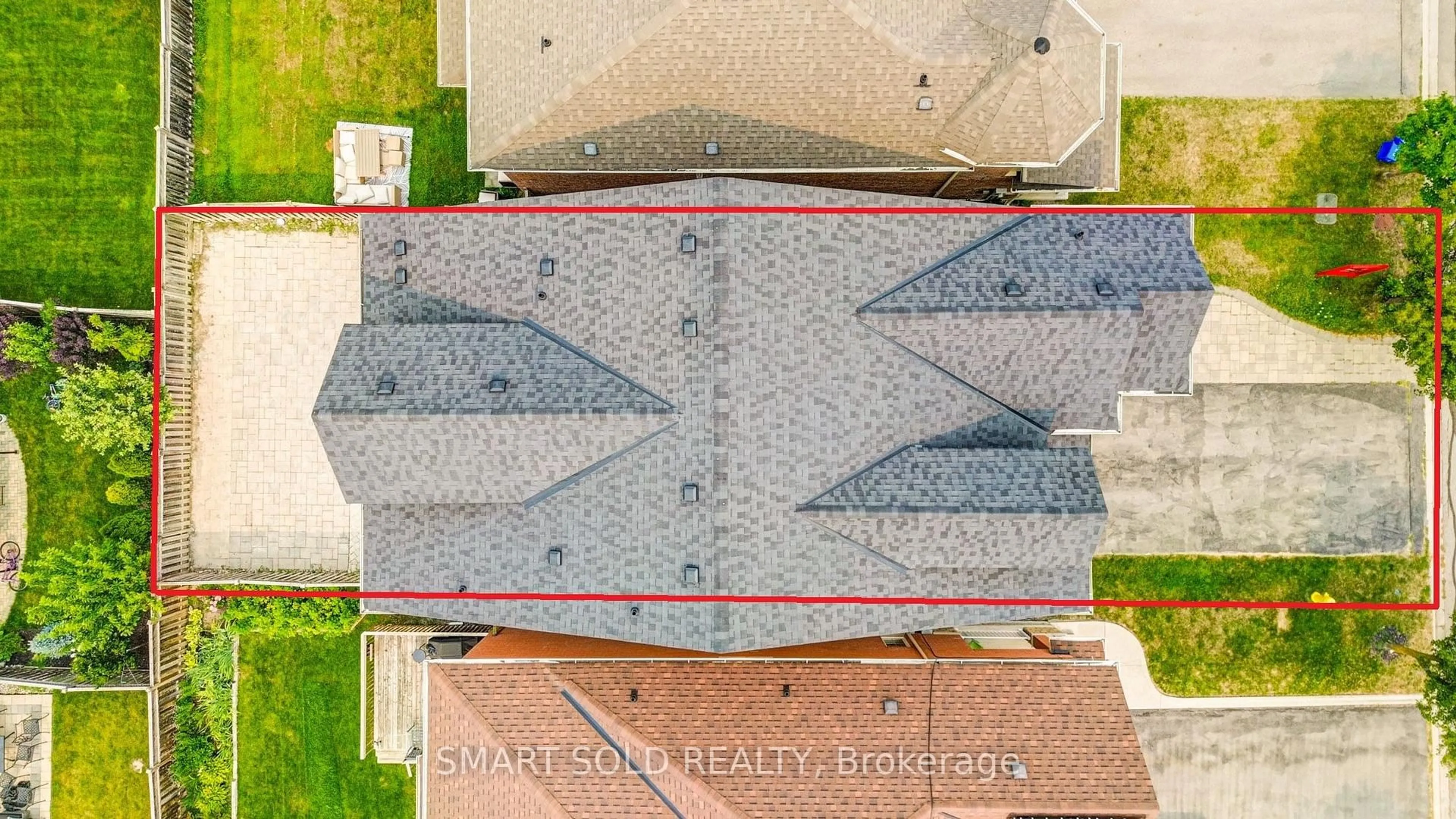 A pic from outside/outdoor area/front of a property/back of a property/a pic from drone, unknown for 48 Ravel Dr, Vaughan Ontario L4J 8Z2