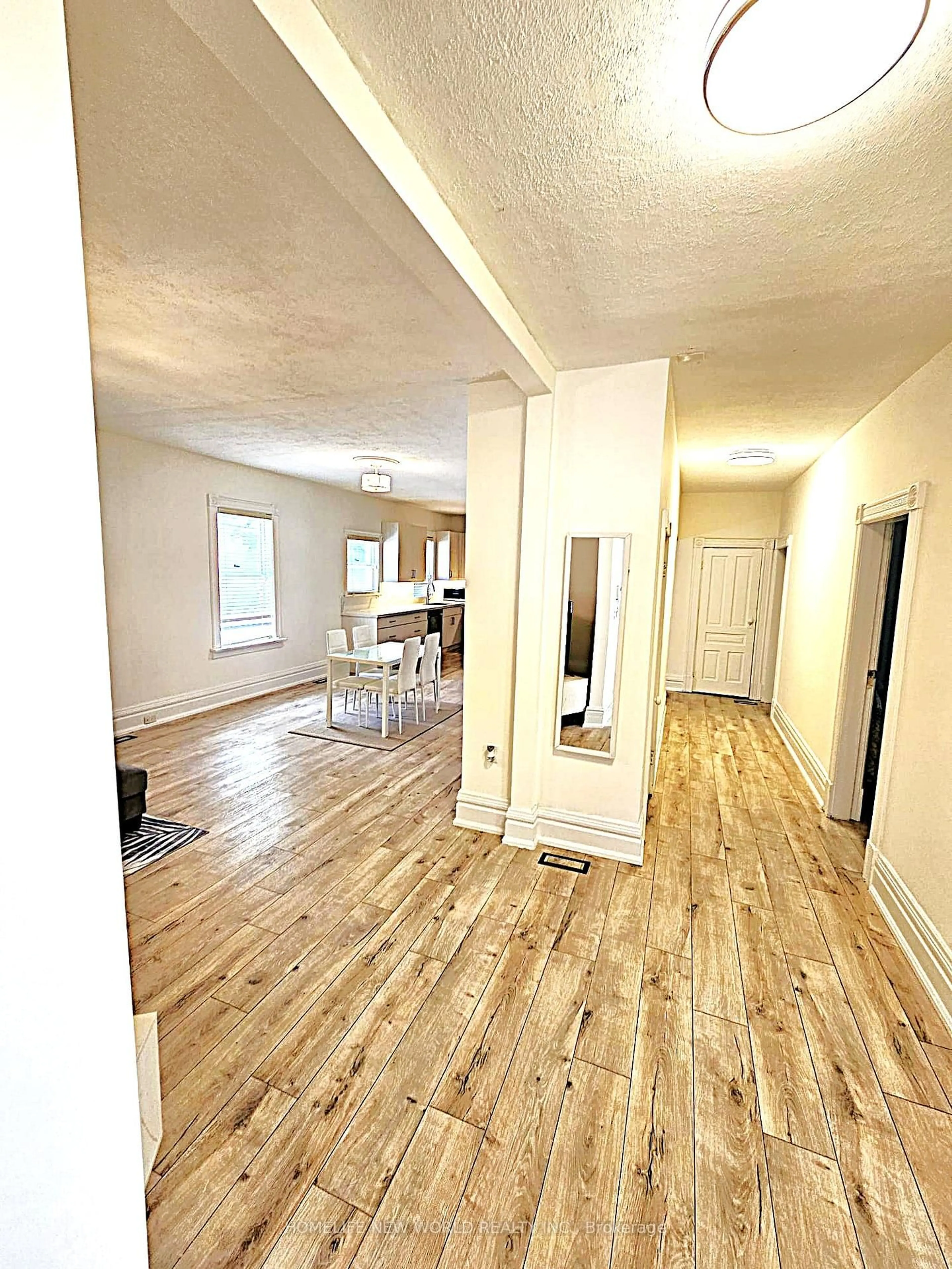 A pic of a room for 184 Prospect St, Newmarket Ontario L3Y 3T6