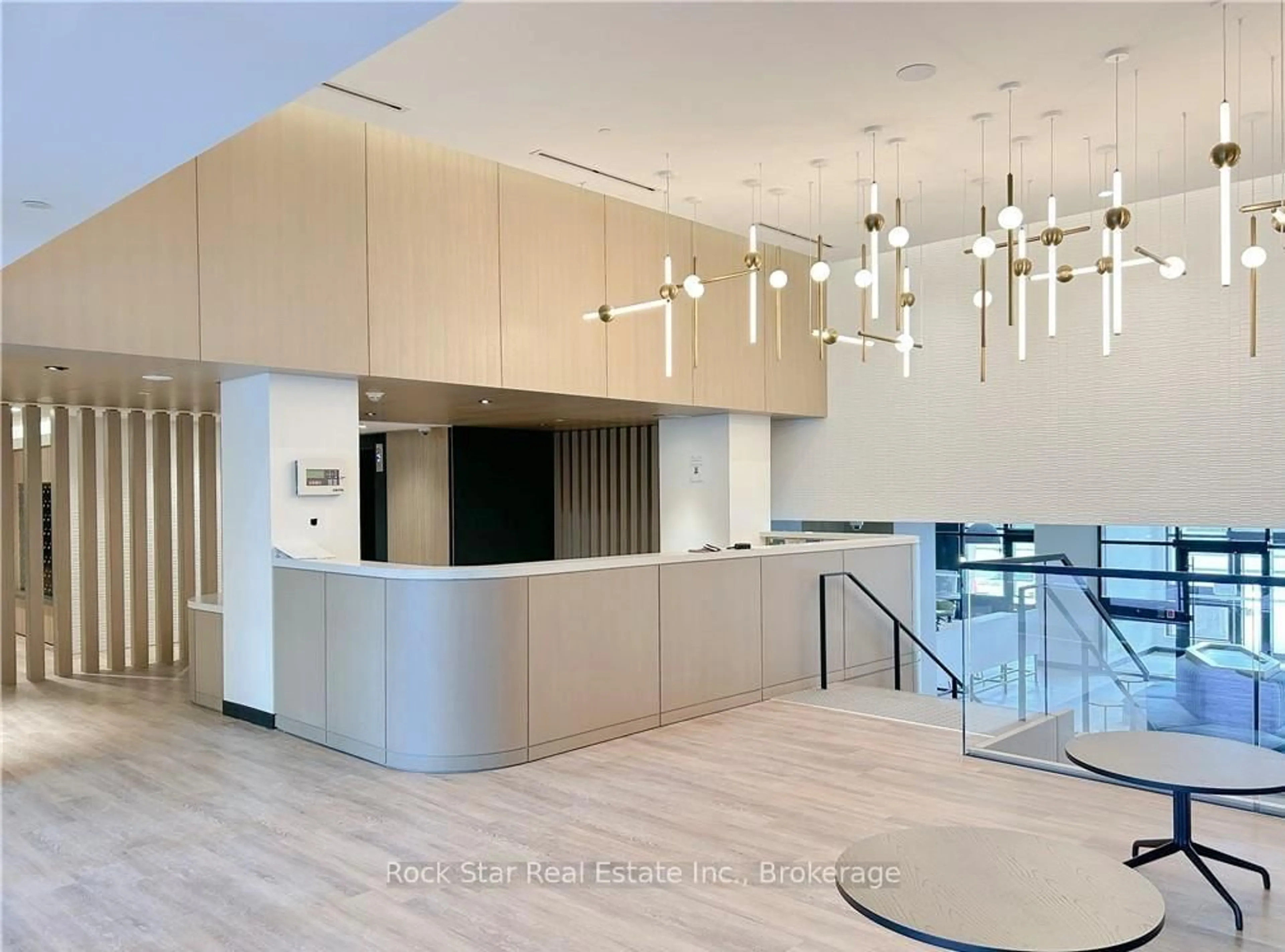 Indoor foyer for 7950 Bathurst St #629, Vaughan Ontario L4J 0L4