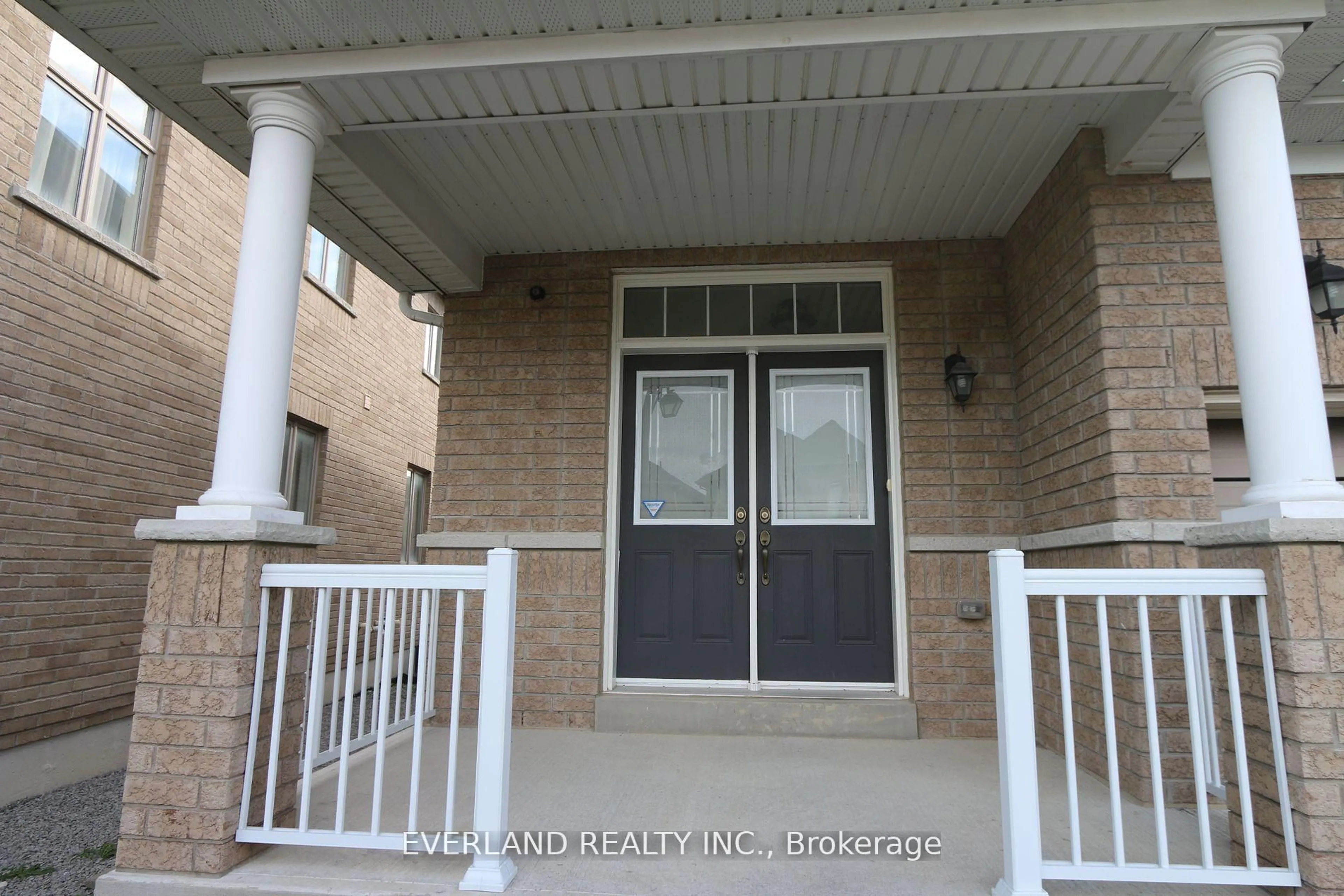 Indoor entryway for 51 Lucida Crt, Whitchurch-Stouffville Ontario L4A 1S1