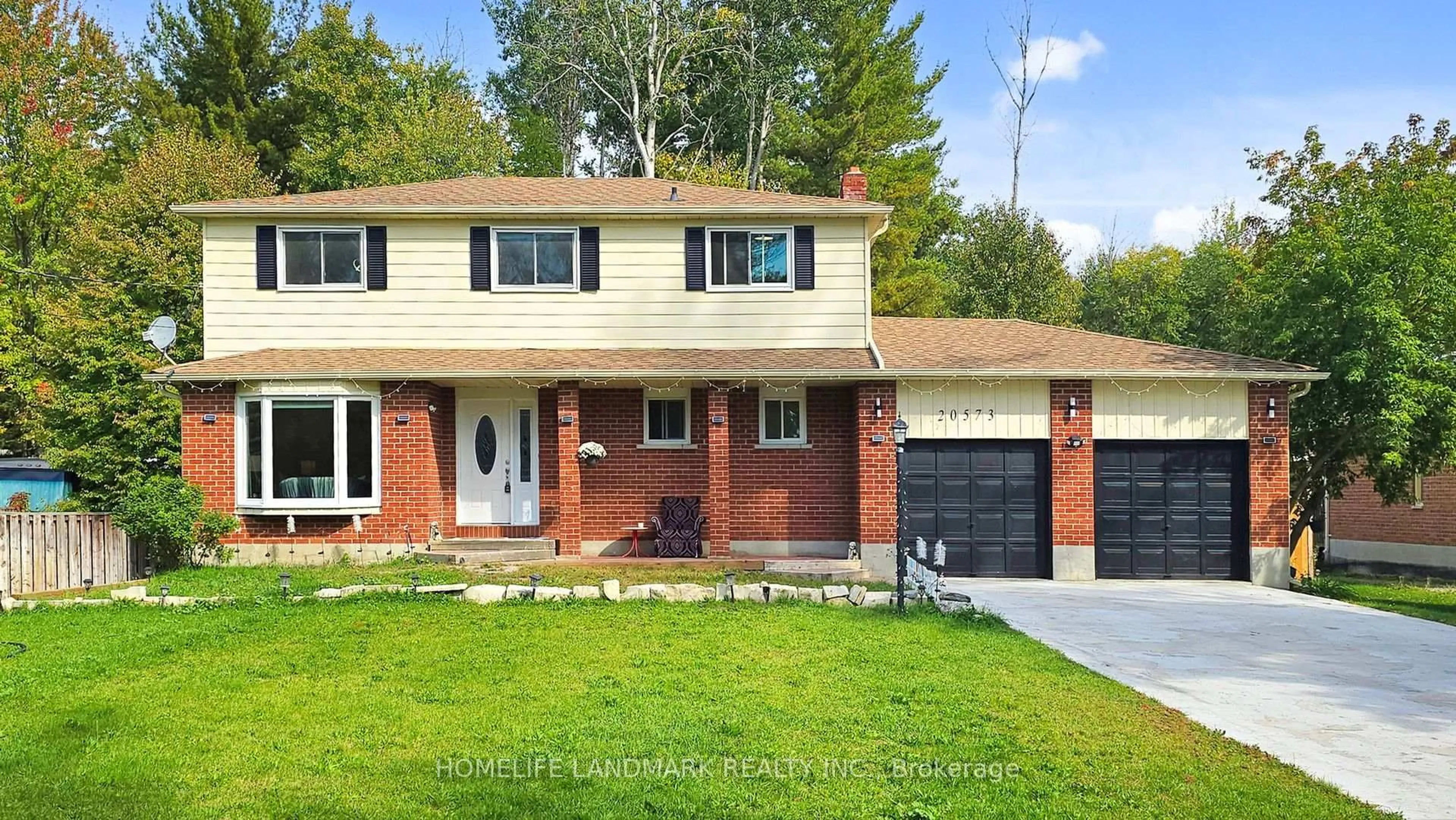 Home with brick exterior material, street for 20573 Yonge St, East Gwillimbury Ontario L3Y 4V8