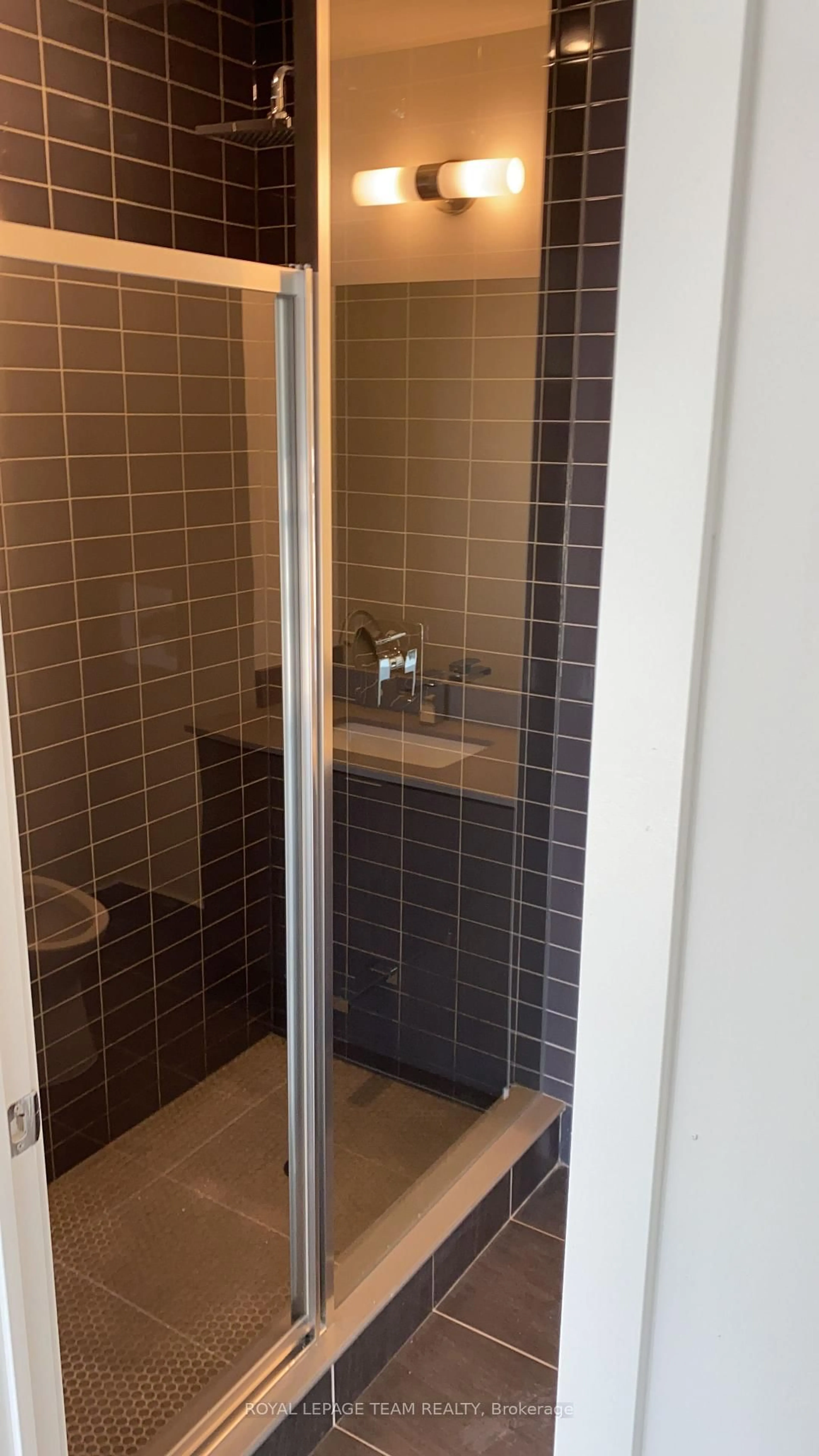 Standard bathroom, unknown for 2916 Highway 7 #501, Vaughan Ontario L4K 0K6