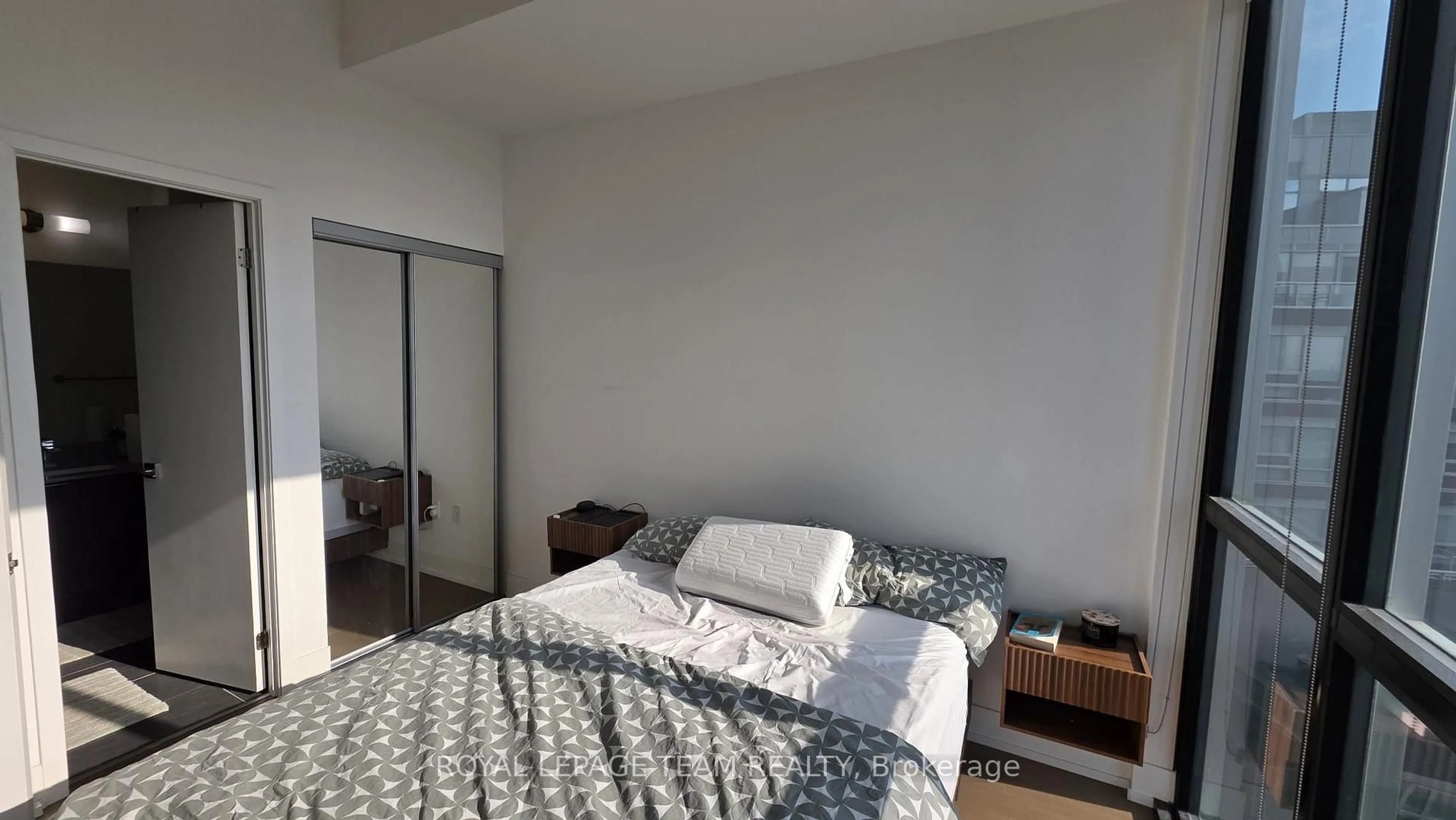 A pic of a room for 2916 Highway 7 #501, Vaughan Ontario L4K 0K6