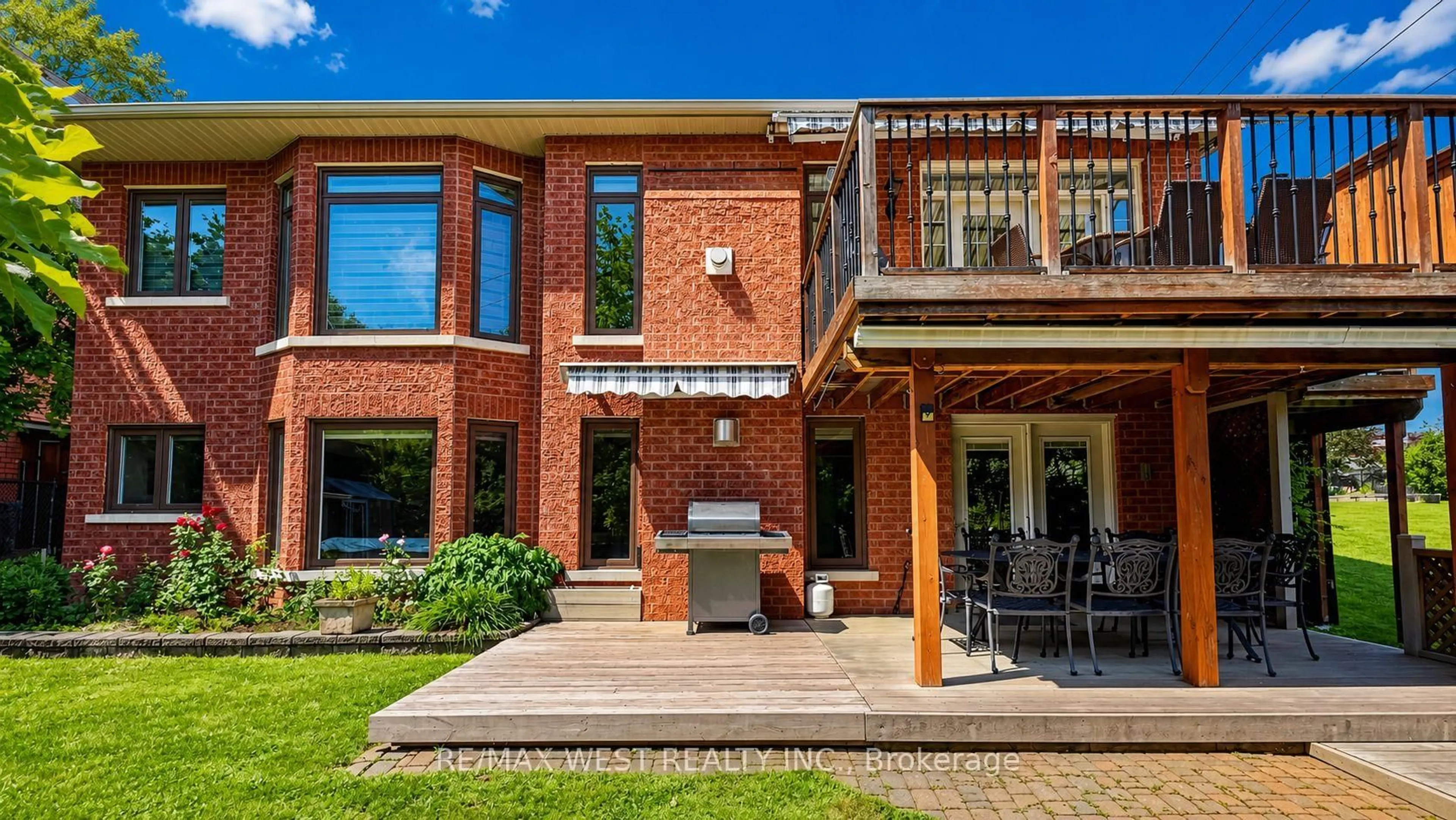 Home with brick exterior material, building for 71 Gidleigh Park Cres, Vaughan Ontario L4H 1J3