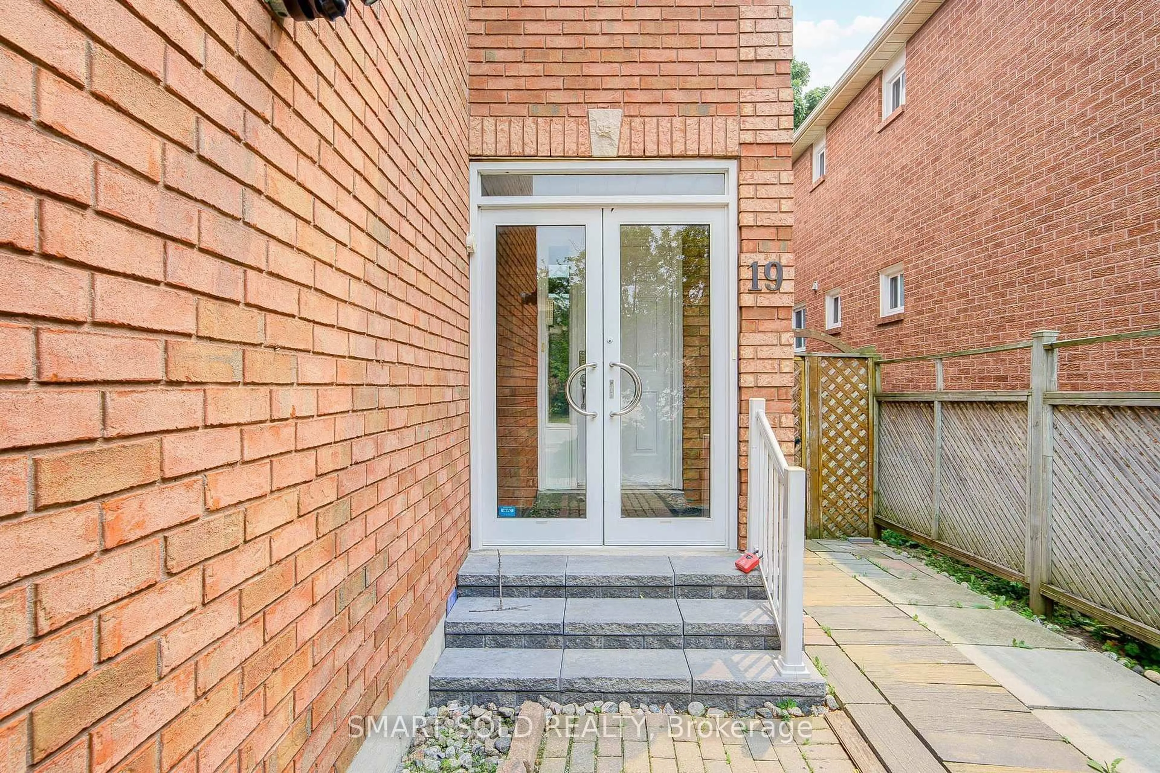 Home with brick exterior material, street for 19 Justus Dr, Richmond Hill Ontario L4C 9Z4