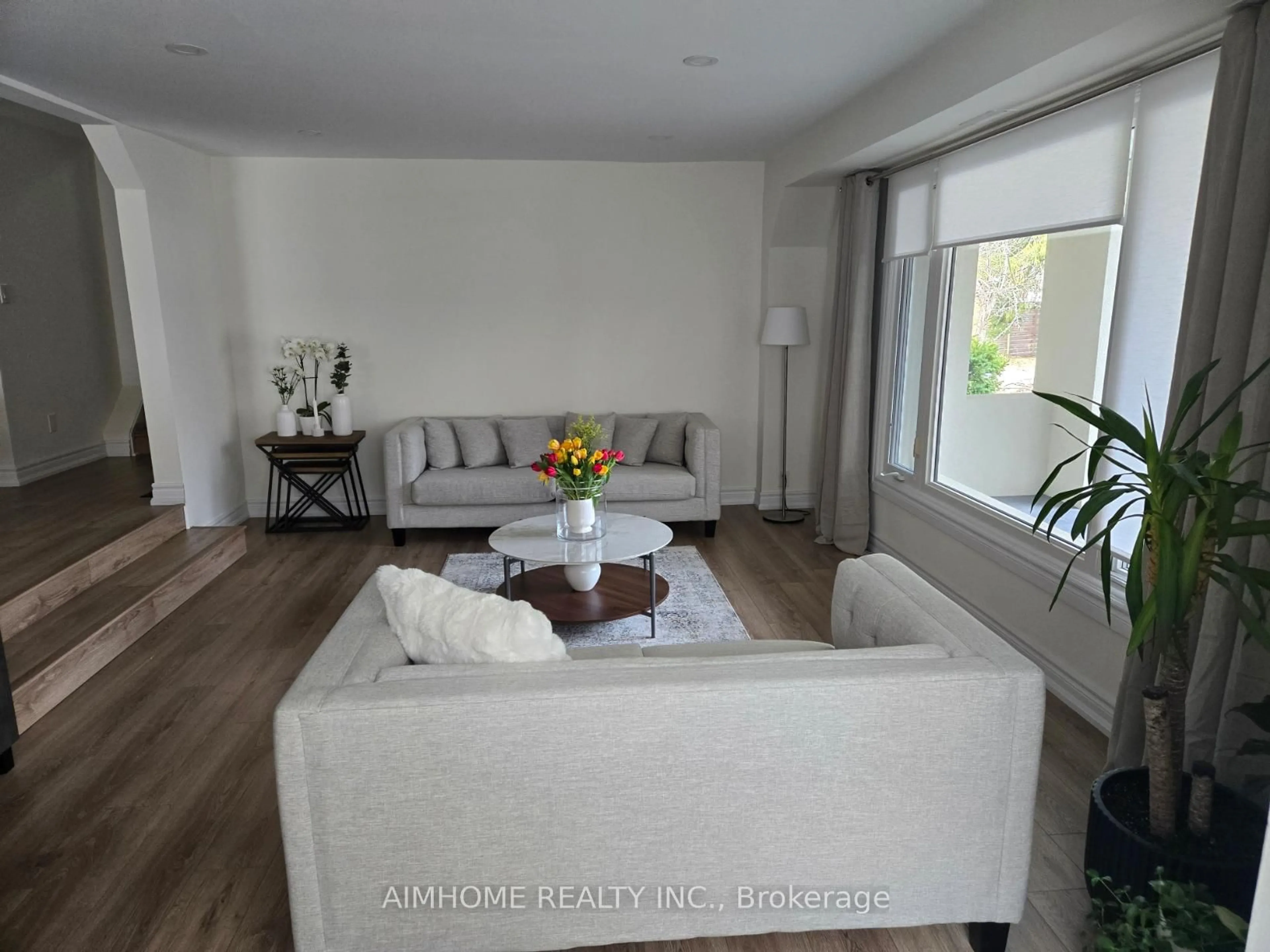 Living room with furniture, unknown for 77 Sunset Beach Rd, Richmond Hill Ontario L4E 3G7