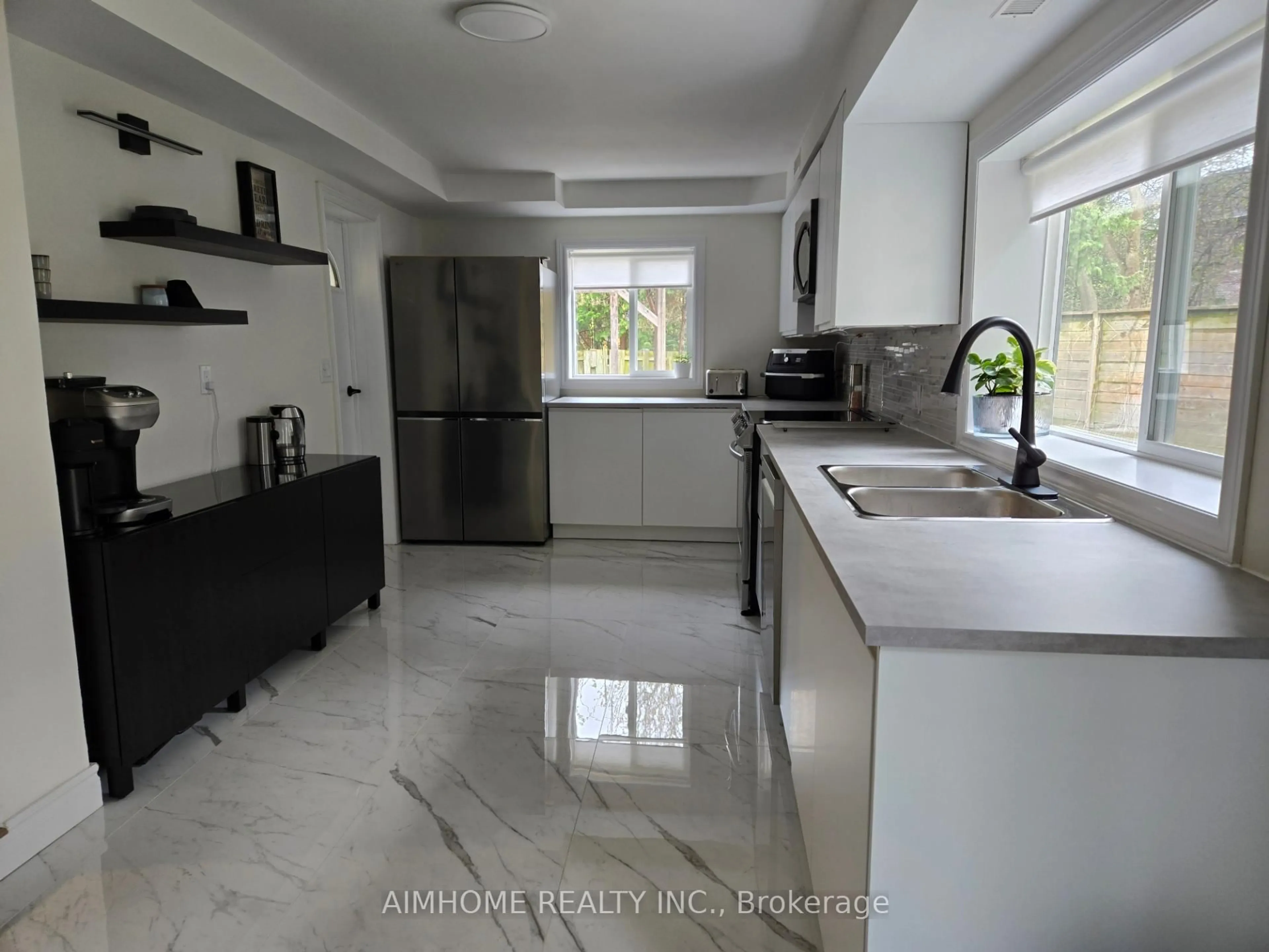 Open concept kitchen, ceramic/tile floor for 77 Sunset Beach Rd, Richmond Hill Ontario L4E 3G7