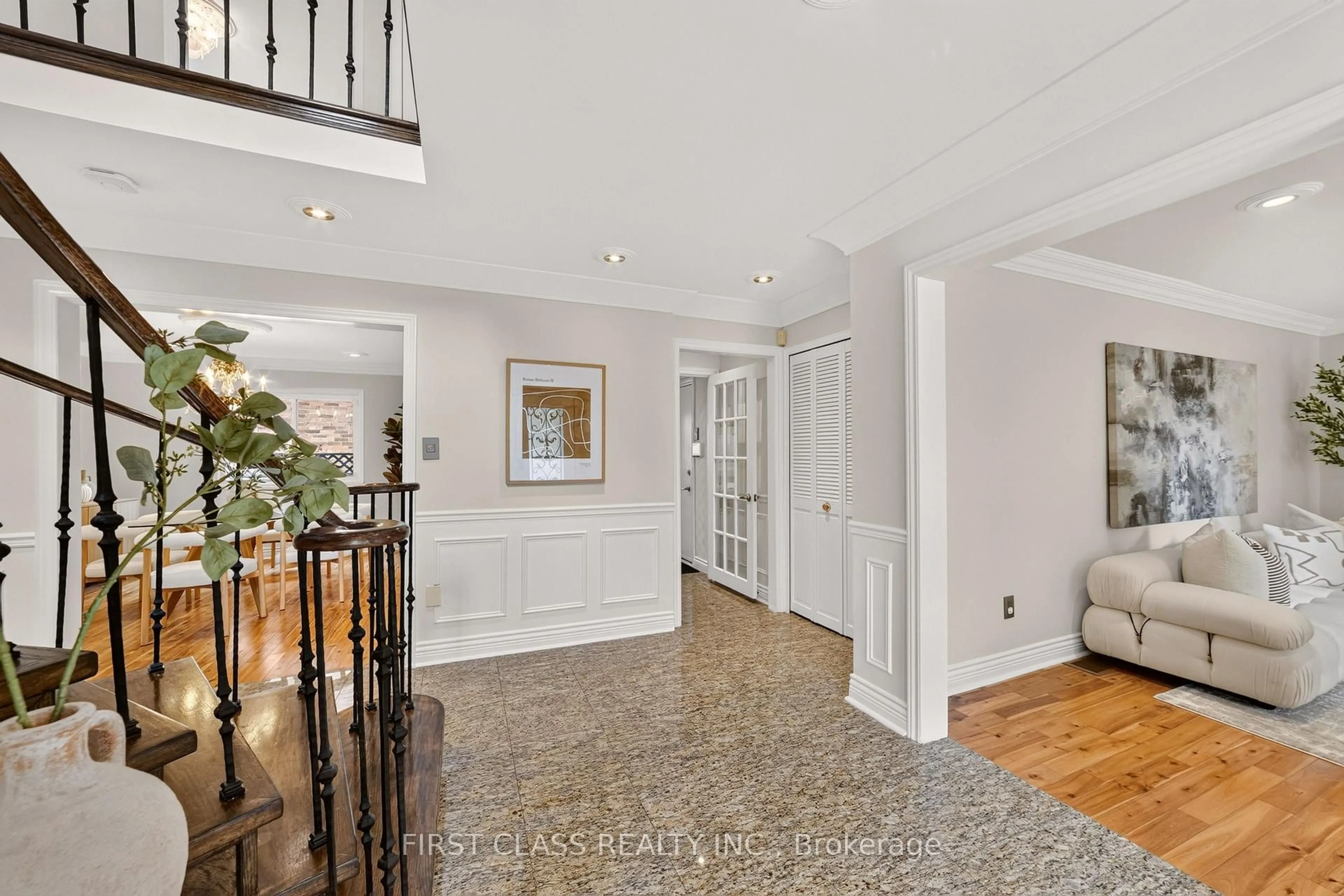 Indoor entryway for 19 Tomlinson Circ, Markham Ontario L3R 9L1