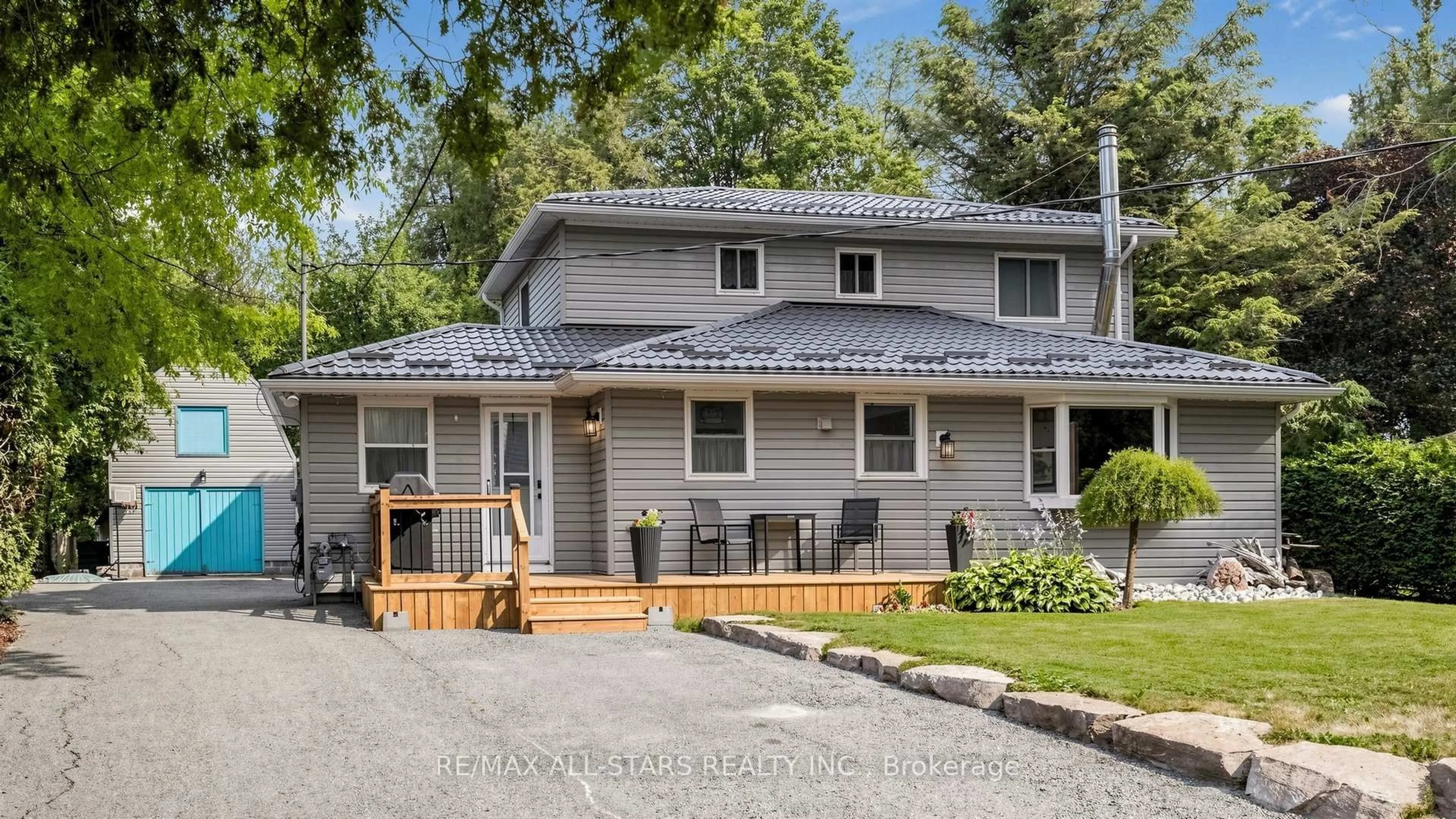 Home with vinyl exterior material, street for 28 Florence Dr, Georgina Ontario L0E 1N0