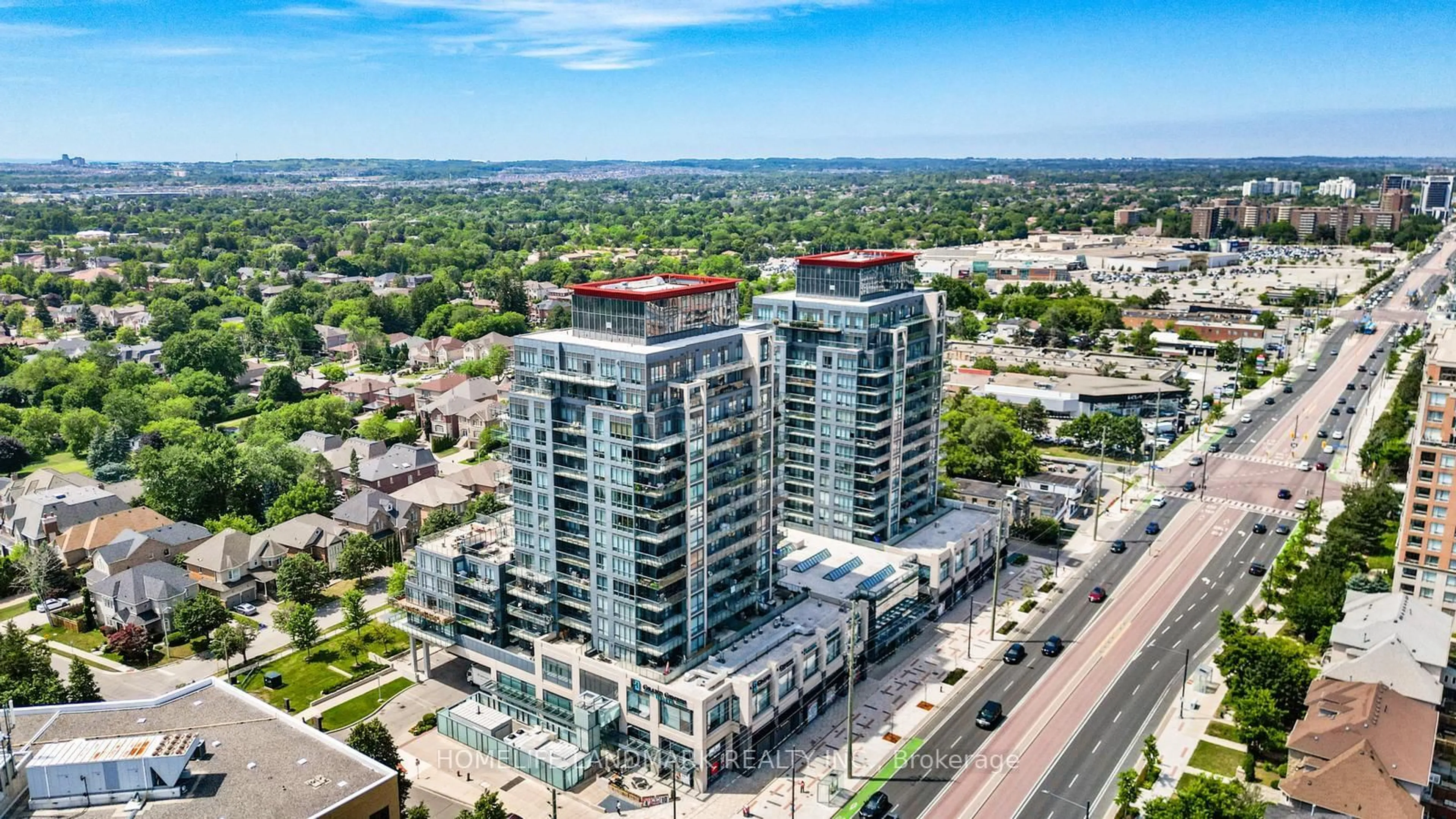 A pic from outside/outdoor area/front of a property/back of a property/a pic from drone, city buildings view from balcony for 9088 Yonge St #702A, Richmond Hill Ontario L4C 0Y6