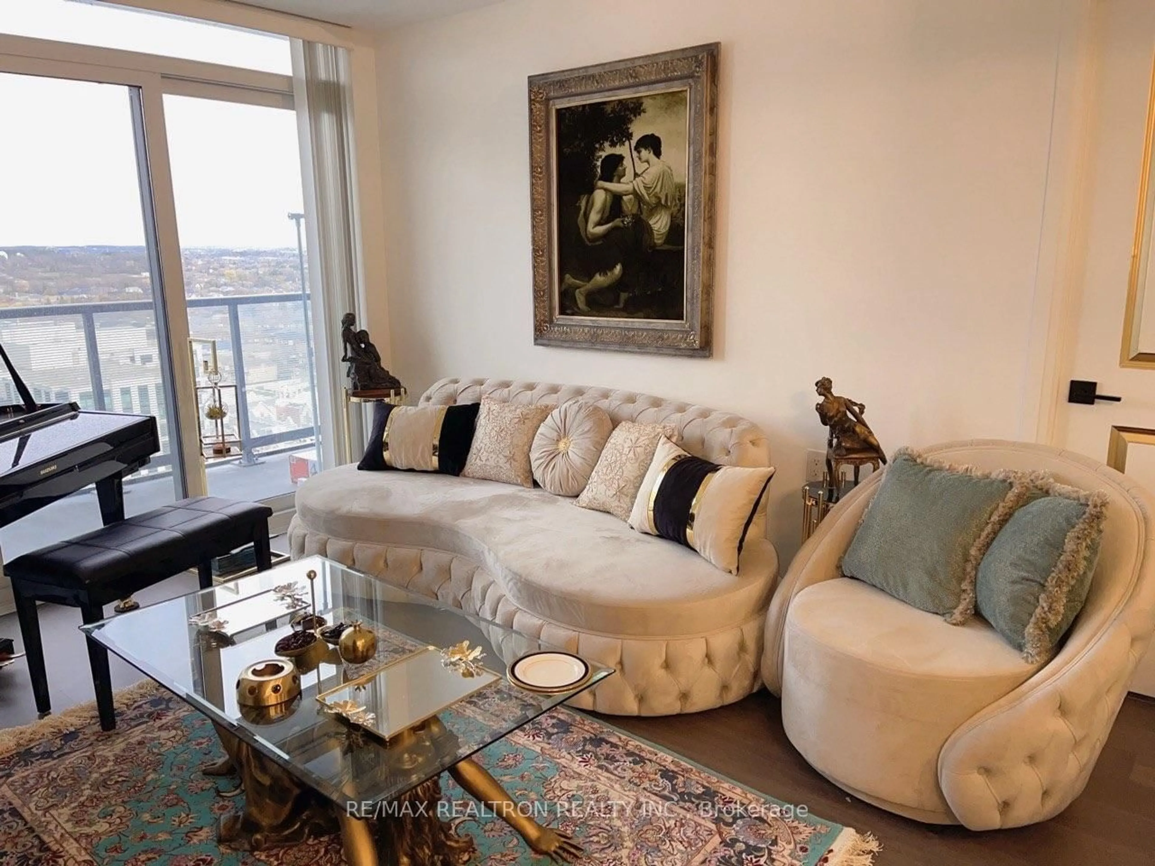 Living room with furniture, unknown for 55 Oneida Cres #1909, Richmond Hill Ontario L4B 0E8
