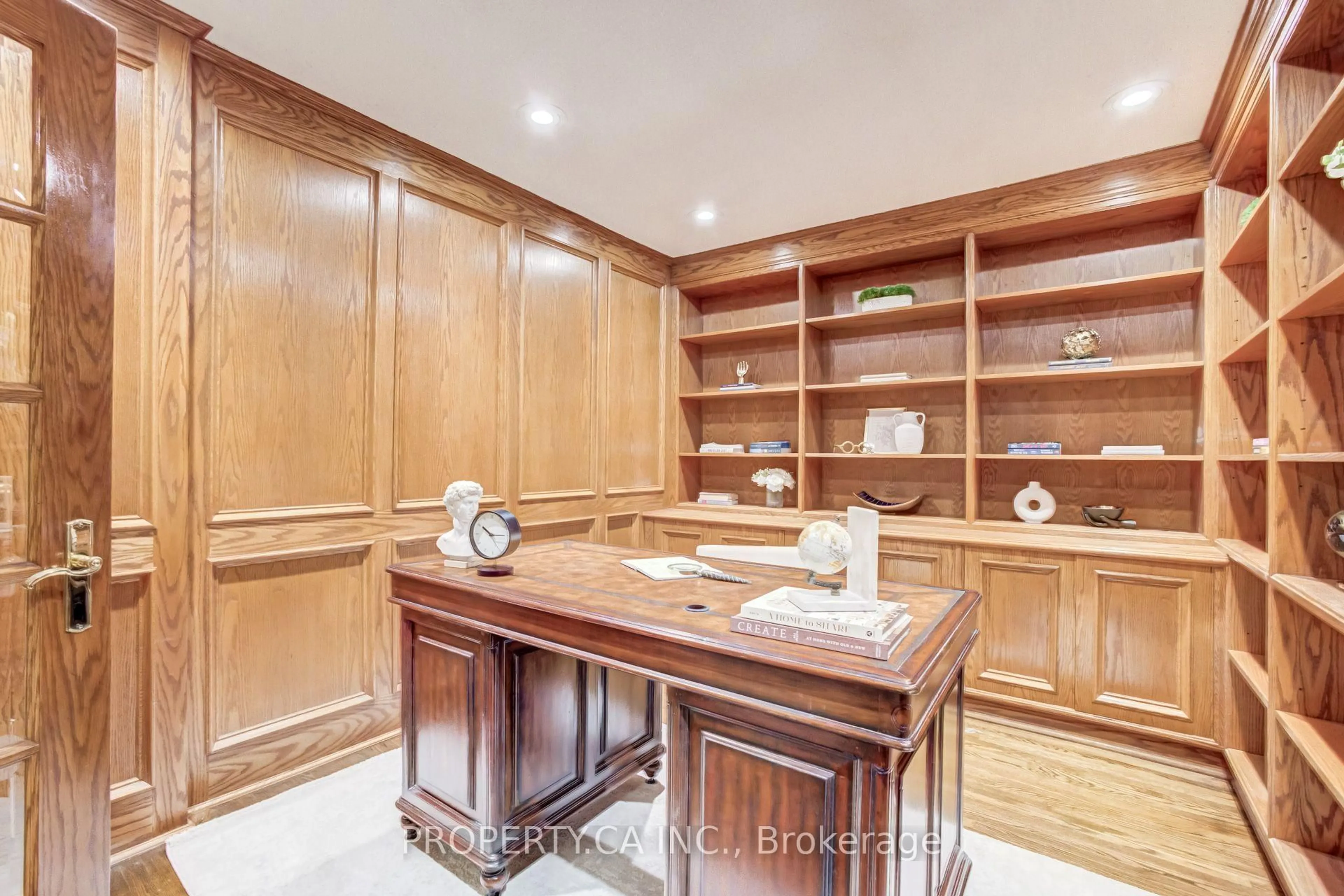 Unknown for 143 Cambridge Cres, Richmond Hill Ontario L4C 6G1